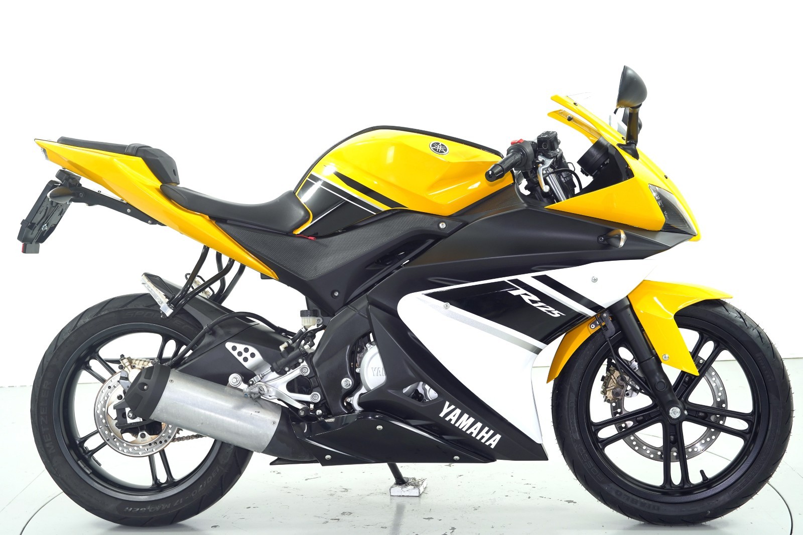 YAMAHA YZF-R125-showroom-element-3