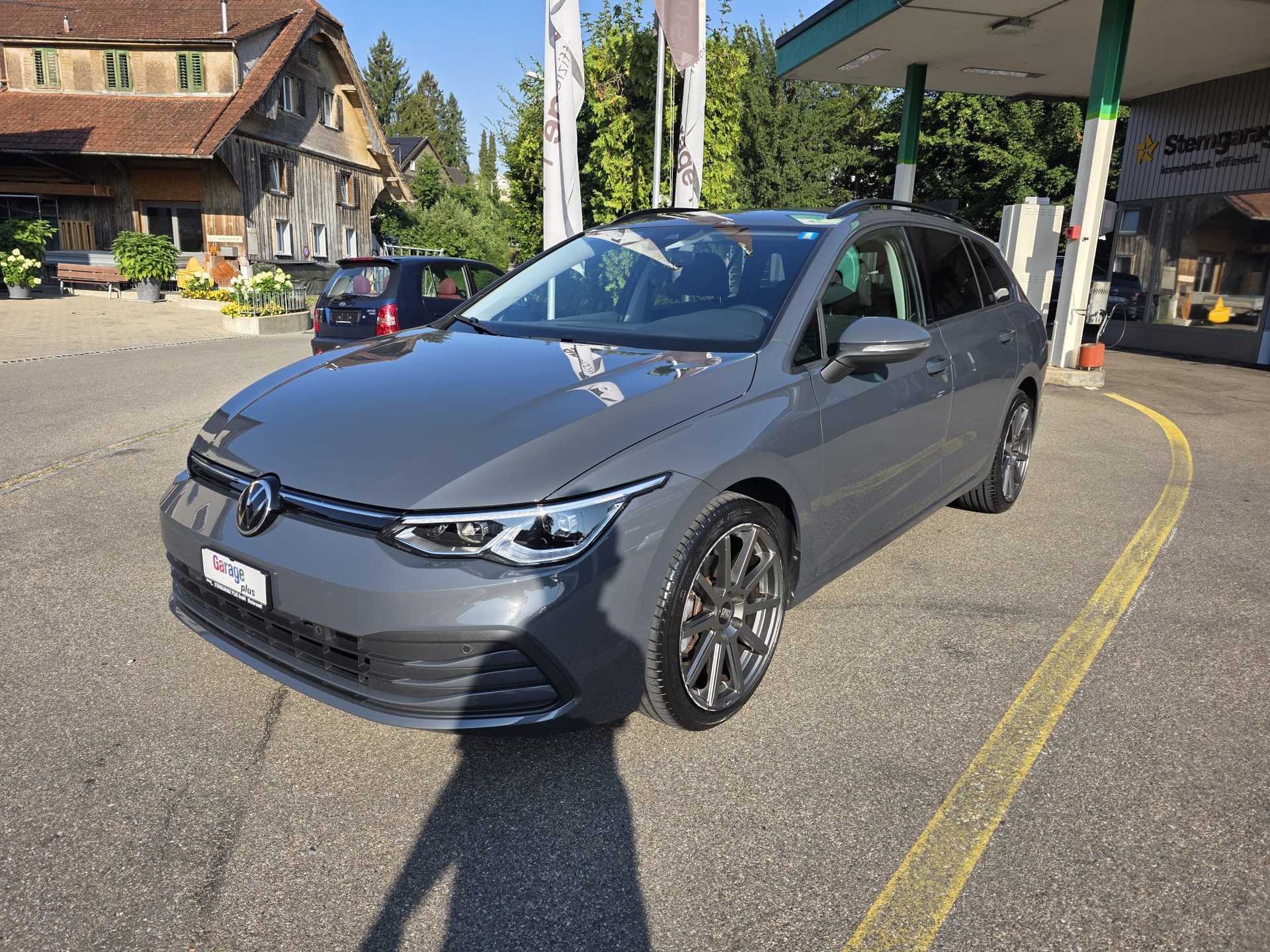 VW Golf Variant 1.5 TSI Life-image-5