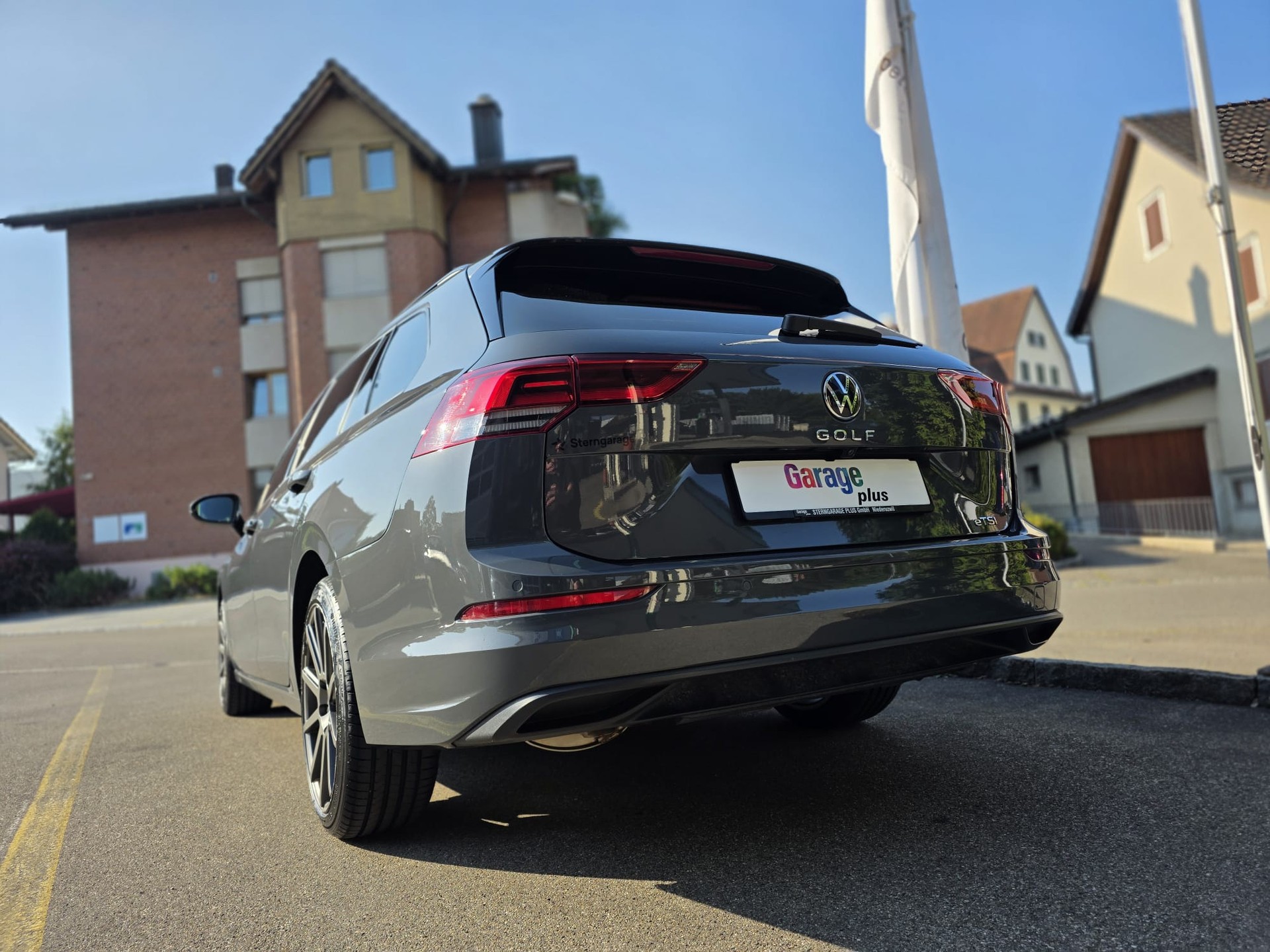 VW Golf Variant 1.5 TSI Life-image-2