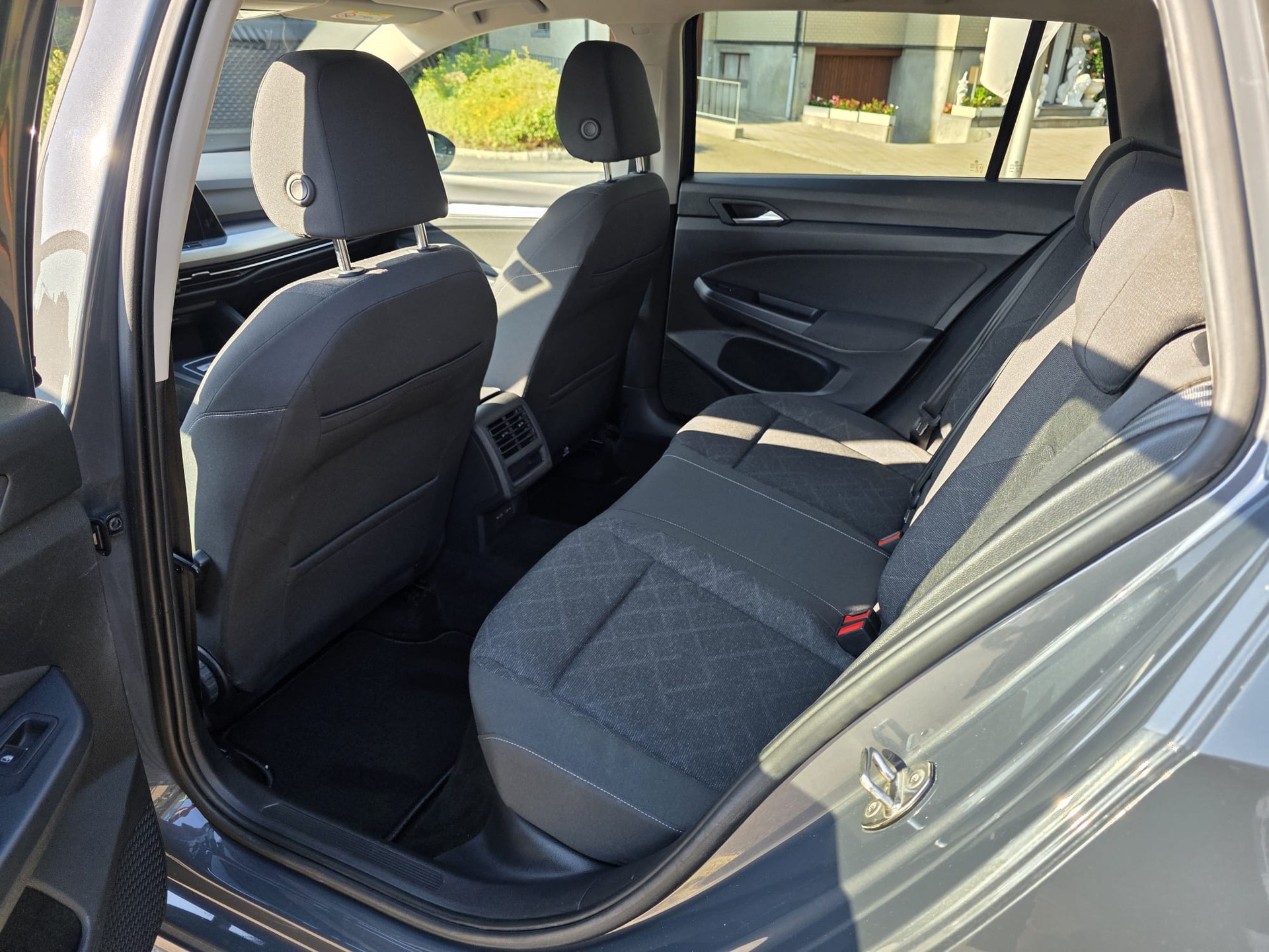 VW Golf Variant 1.5 TSI Life-image-9