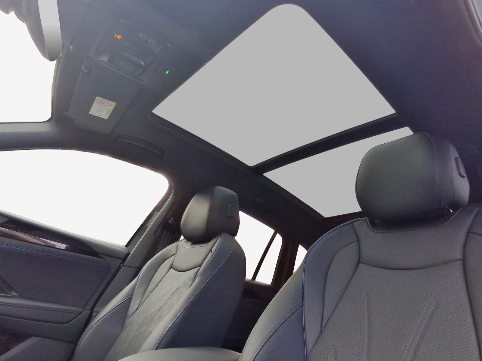 VW Tiguan 2.0 TSI DSG R-Line Plus 4Motion-image-14