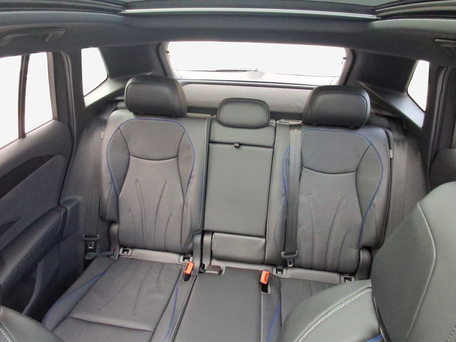 VW Tiguan 2.0 TSI DSG R-Line Plus 4Motion-image-11