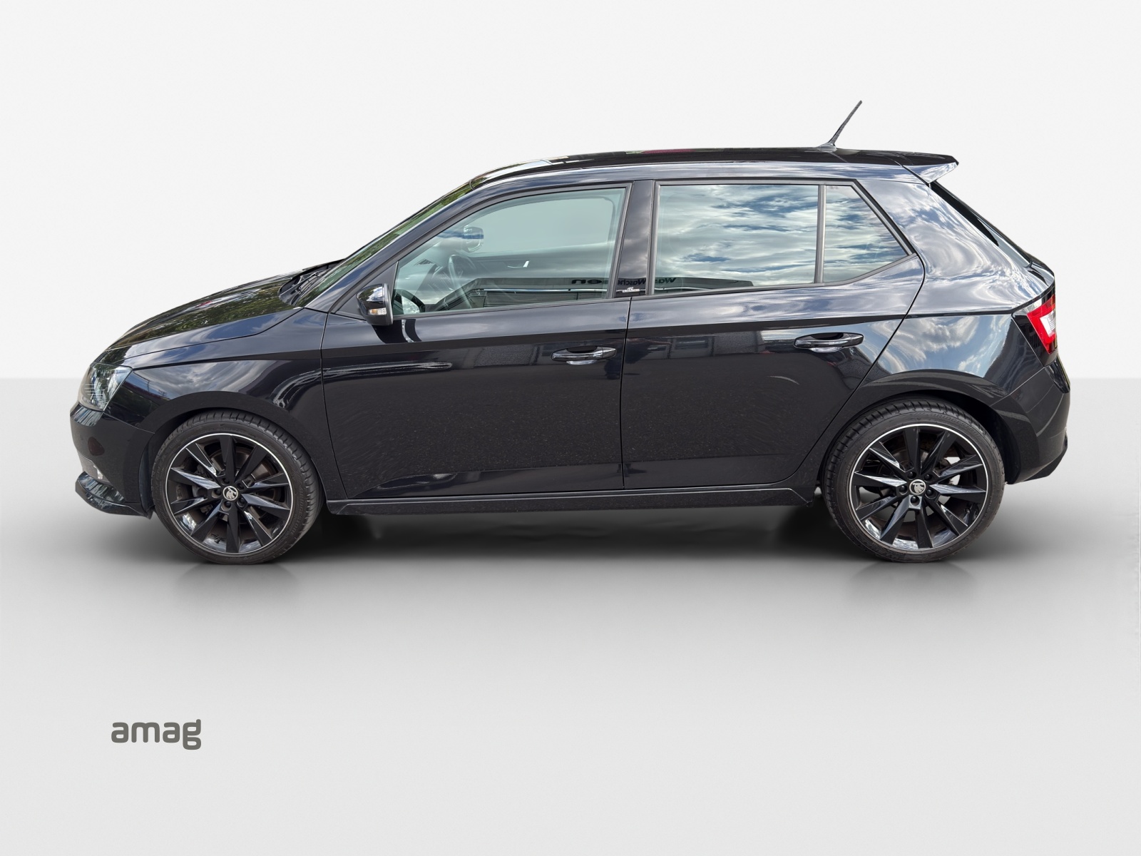 SKODA Fabia 1.2 TSI Black Edition-image-1