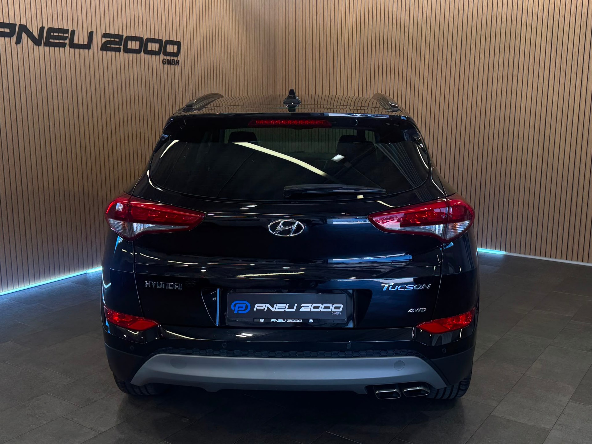 HYUNDAI Tucson 2.0 CRDI Vertex 4WD Automatic-image-9