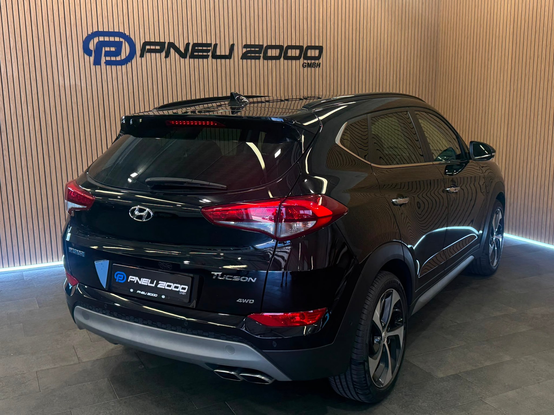 HYUNDAI Tucson 2.0 CRDI Vertex 4WD Automatic-image-8