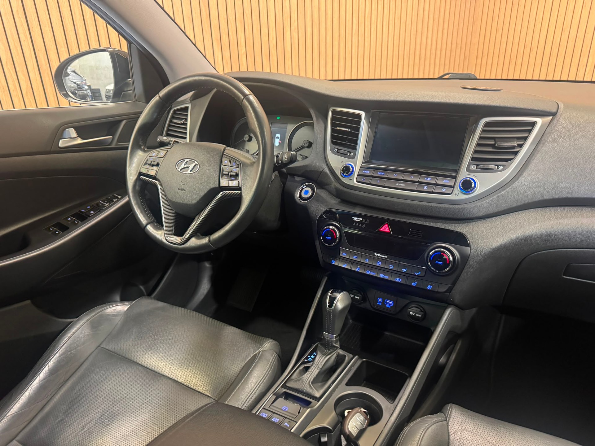 HYUNDAI Tucson 2.0 CRDI Vertex 4WD Automatic-image-22