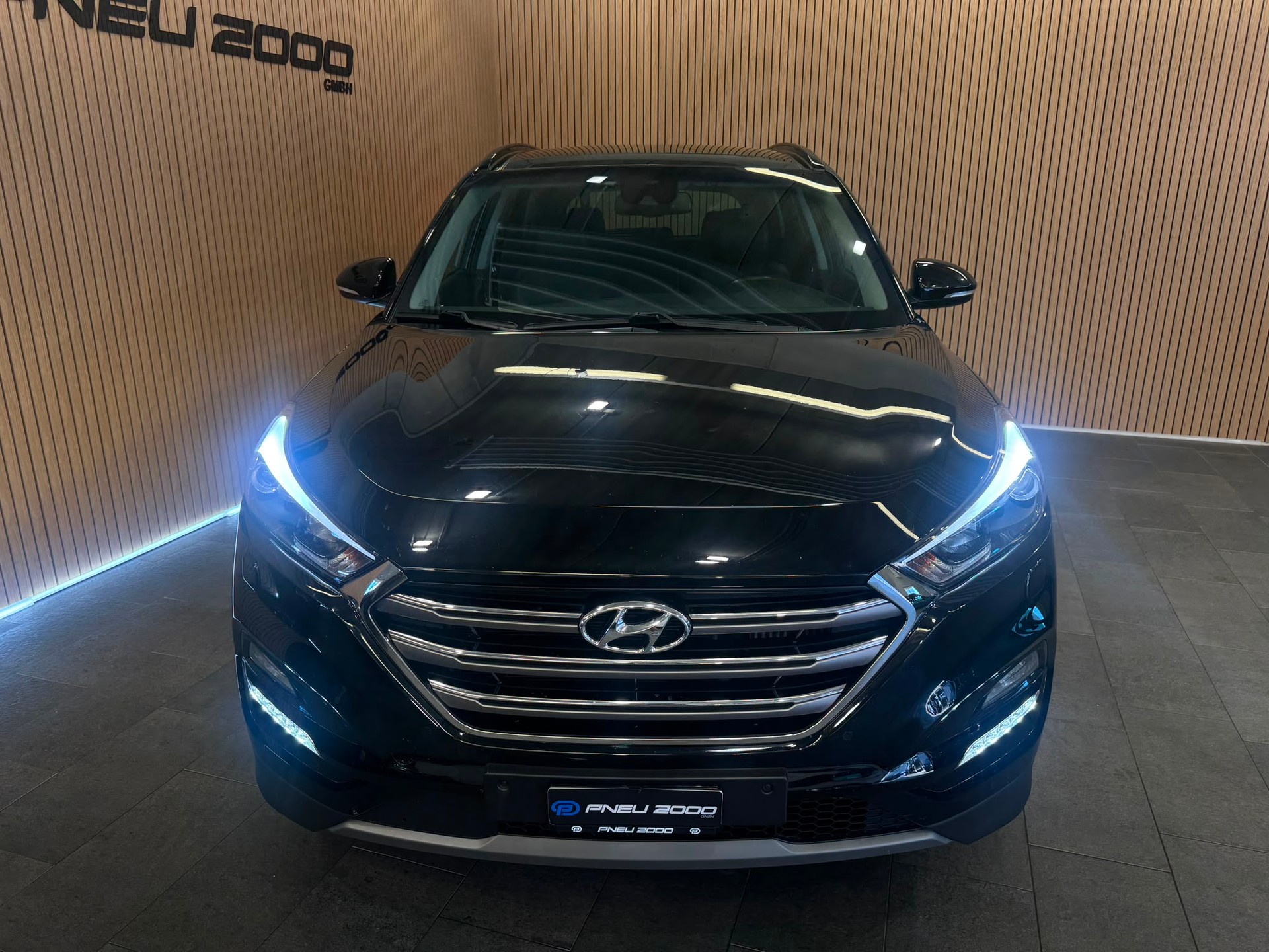 HYUNDAI Tucson 2.0 CRDI Vertex 4WD Automatic-image-6