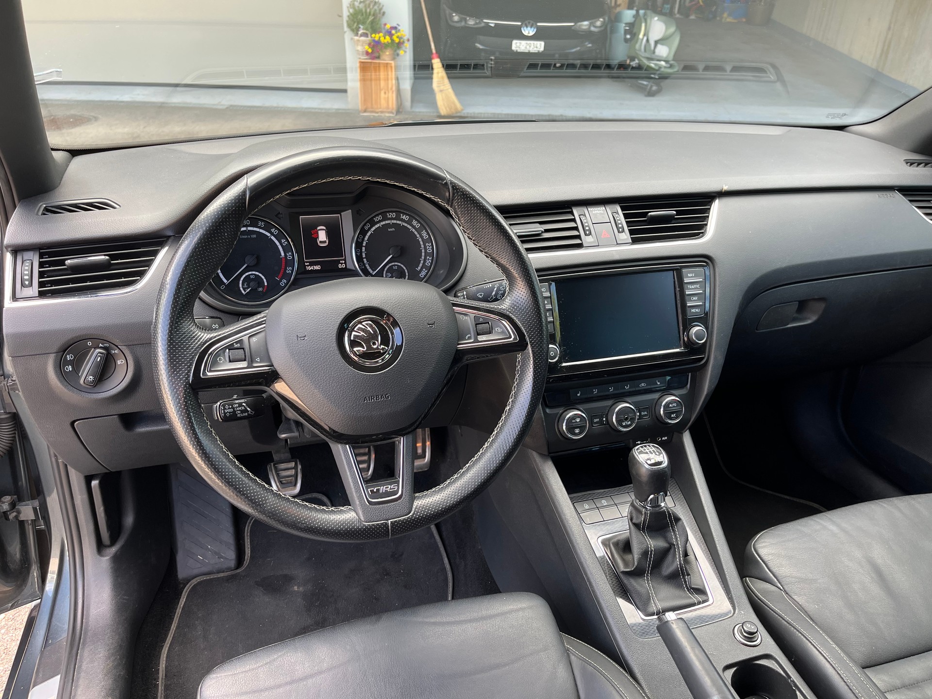 SKODA Combi RS-image-4