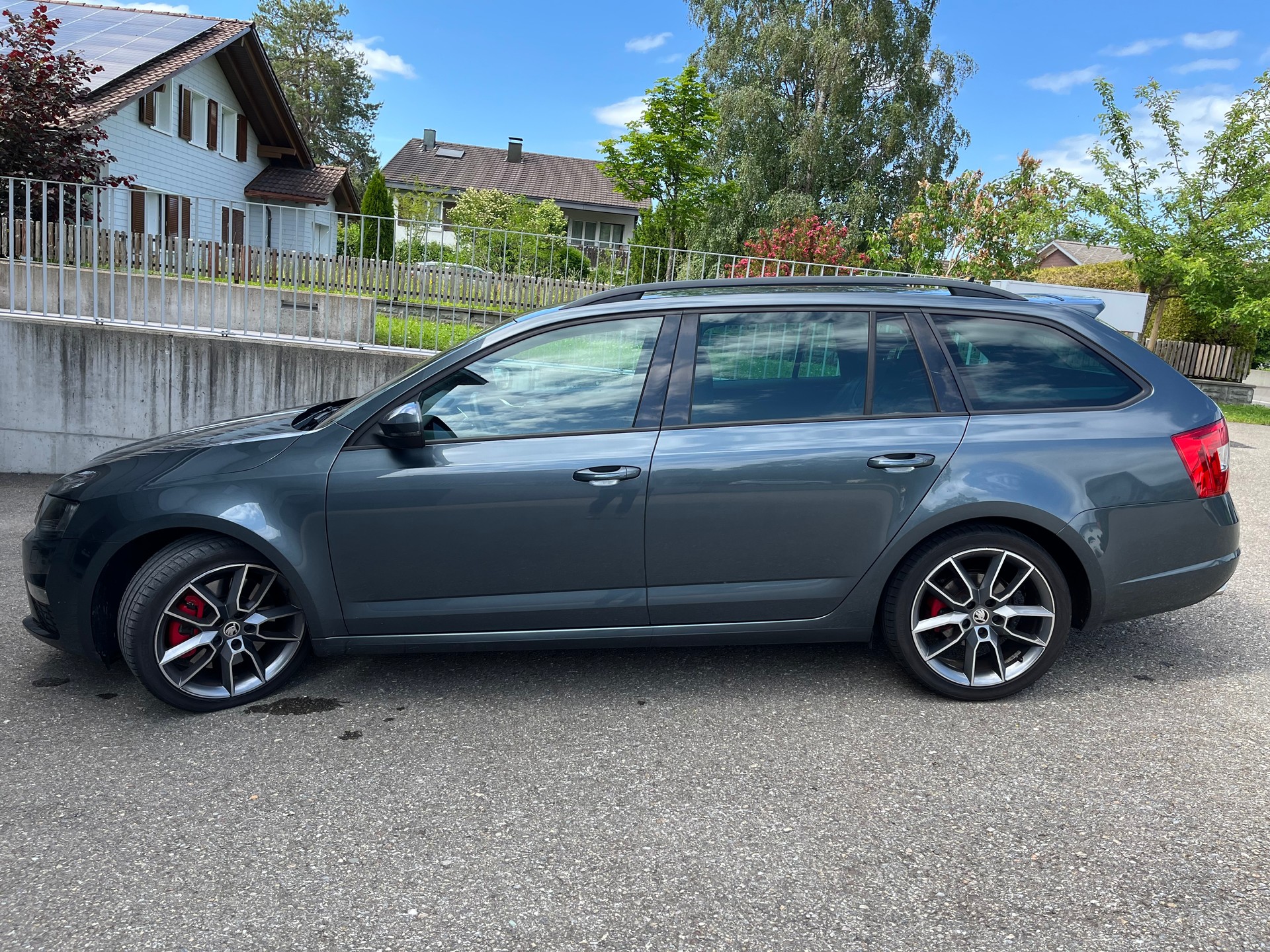 SKODA Combi RS-image-1