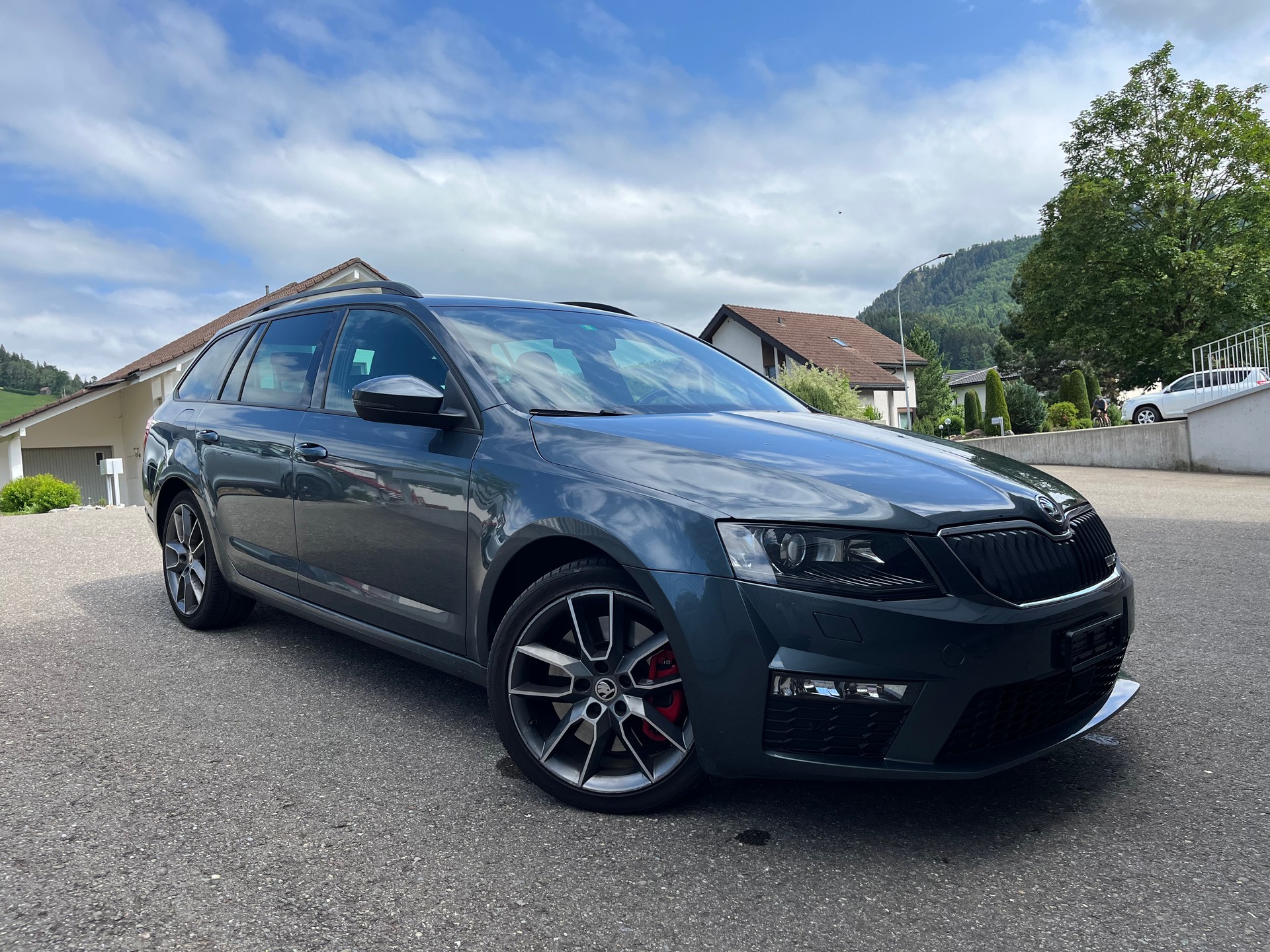 SKODA Combi RS-image-0