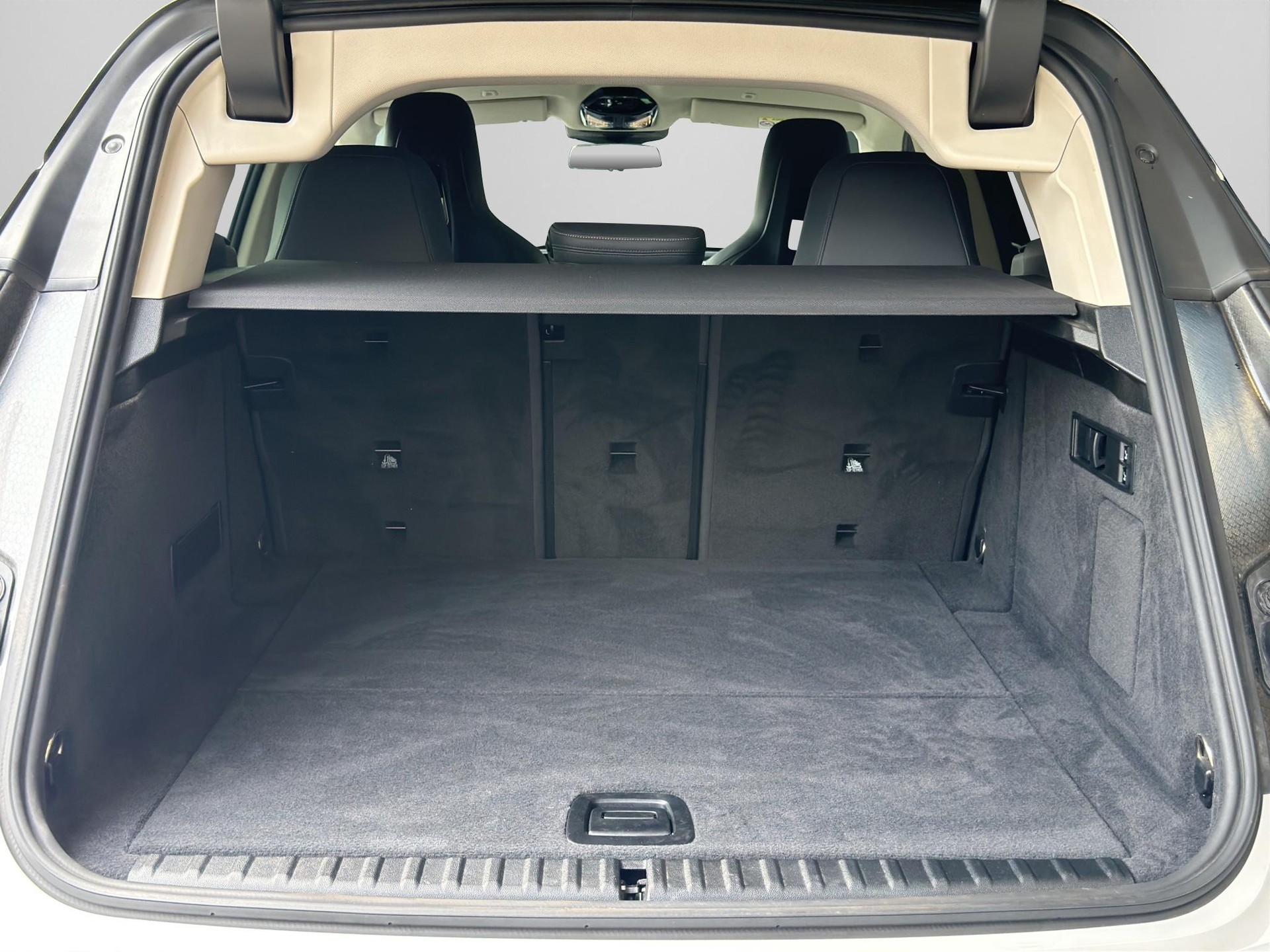 BMW iX xDrive40-image-21