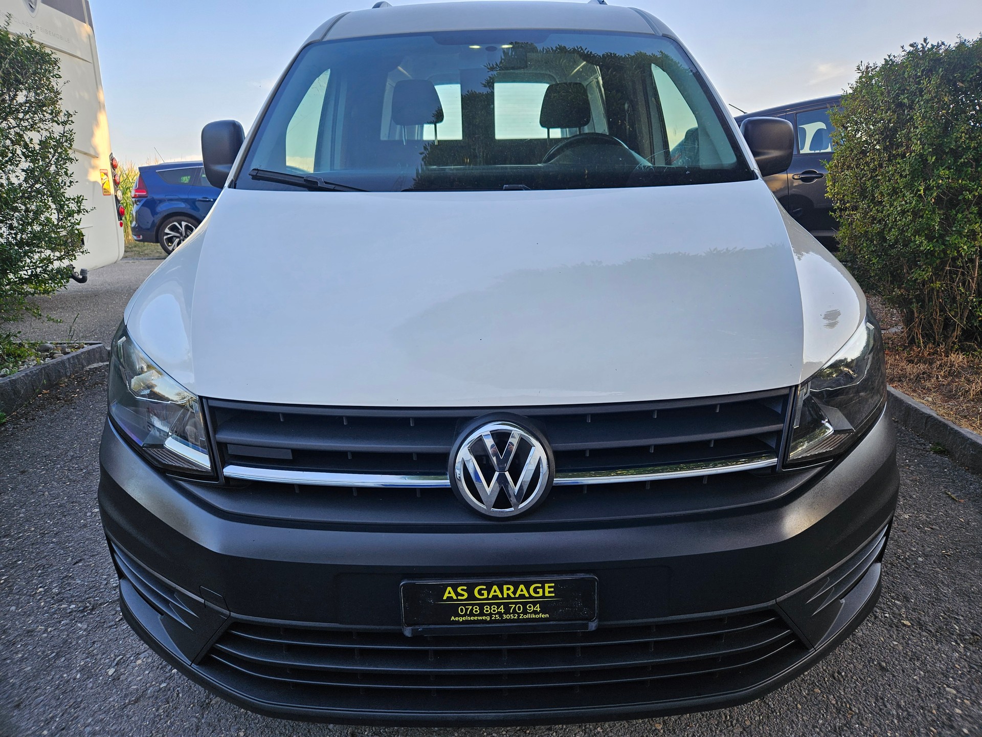 VW Caddy Maxi 2.0TDI 4Motion BlueMotion Technology DSG-image-2