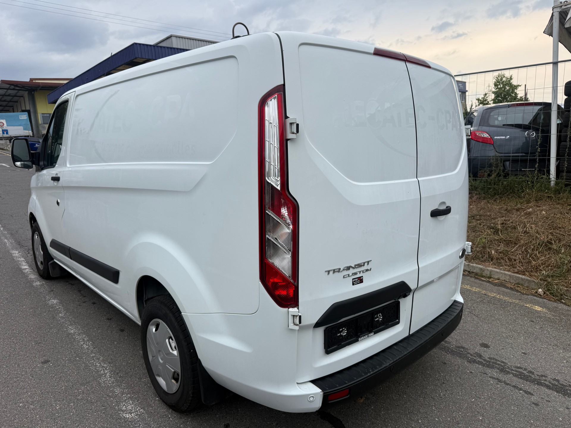 FORD Transit Custom Van 320 L1H1 Limited-image-4