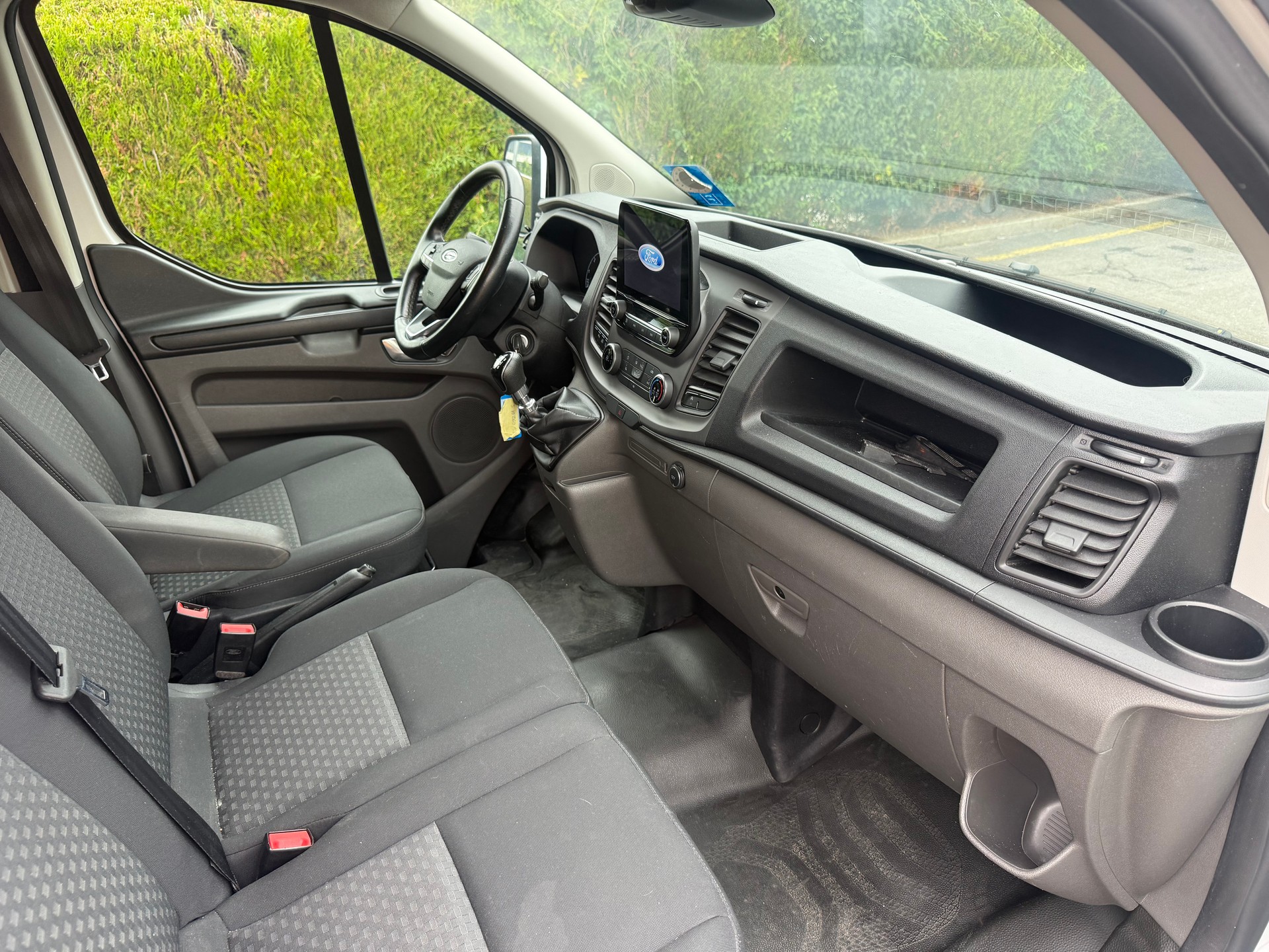 FORD Transit Custom Van 320 L1H1 Limited-image-8