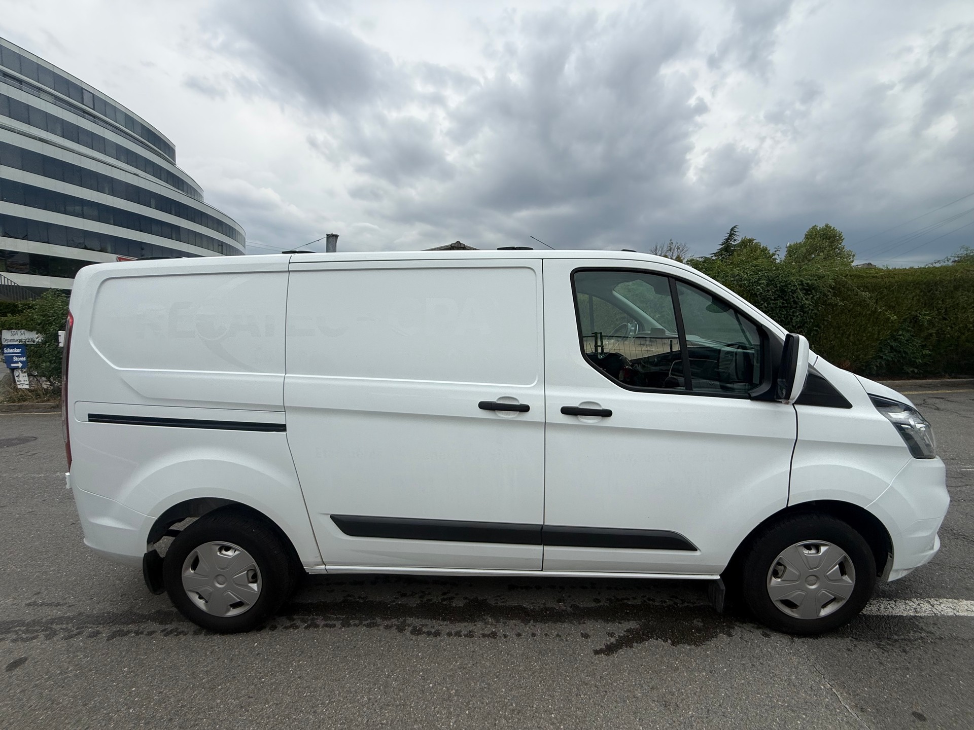 FORD Transit Custom Van 320 L1H1 Limited-image-7