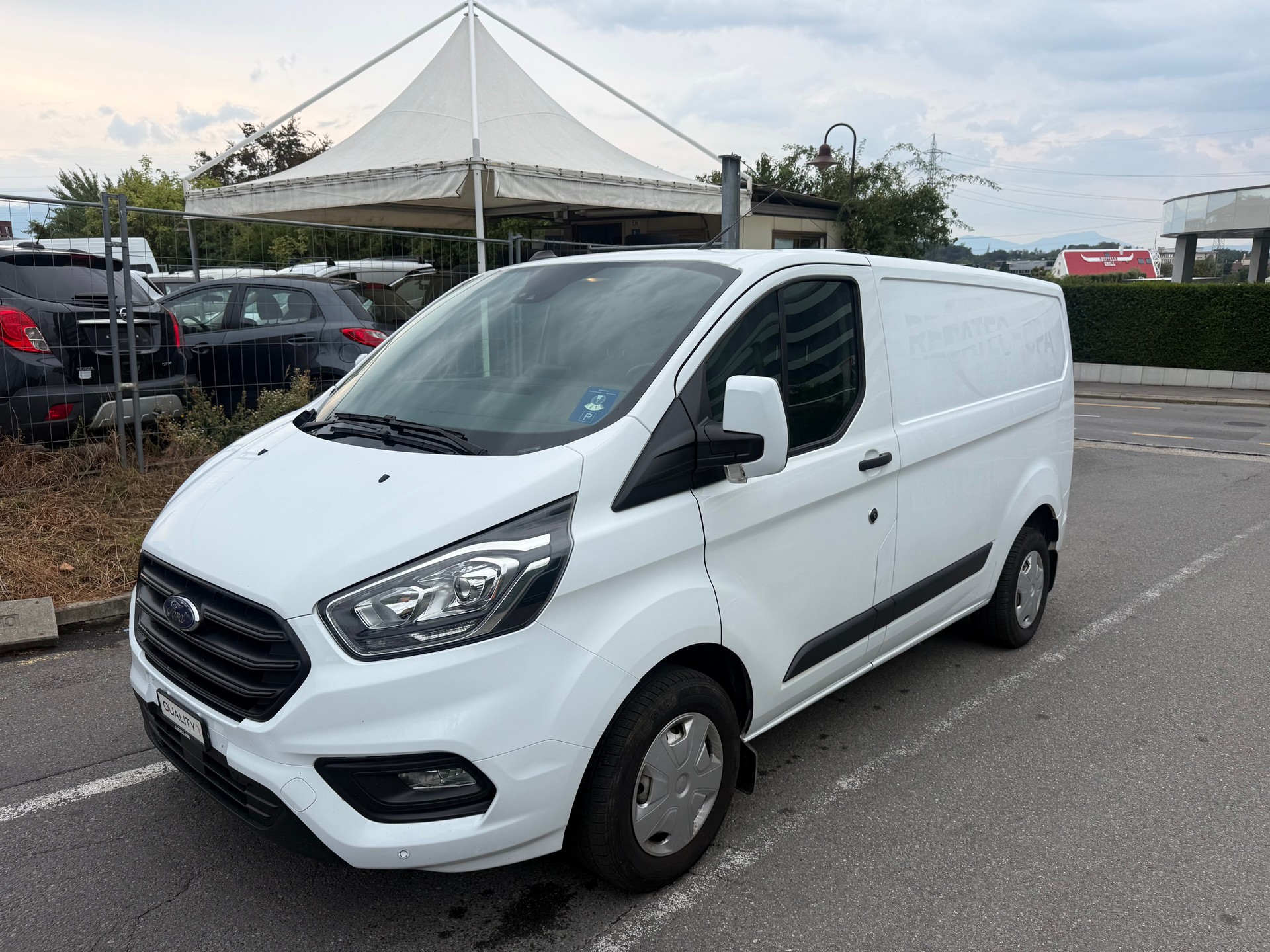 FORD Transit Custom Van 320 L1H1 Limited-image-2