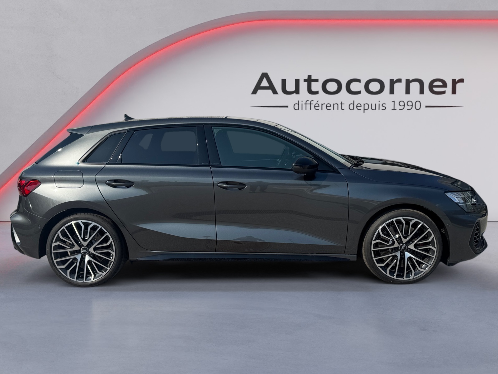 AUDI S3 Sportback TFSI quattro S-tronic-image-5