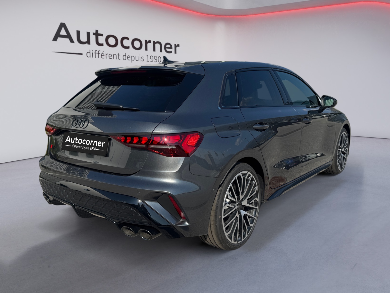 AUDI S3 Sportback TFSI quattro S-tronic-image-4