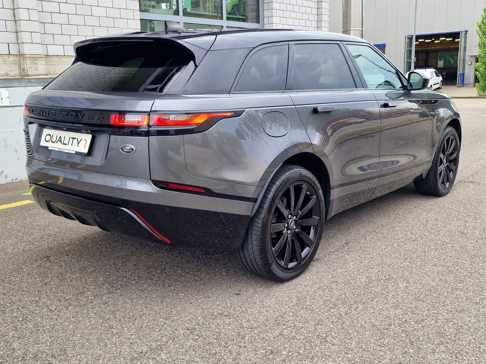 LAND ROVER Range Rover Velar R-Dynamic D 240 SE Automatic-image-4