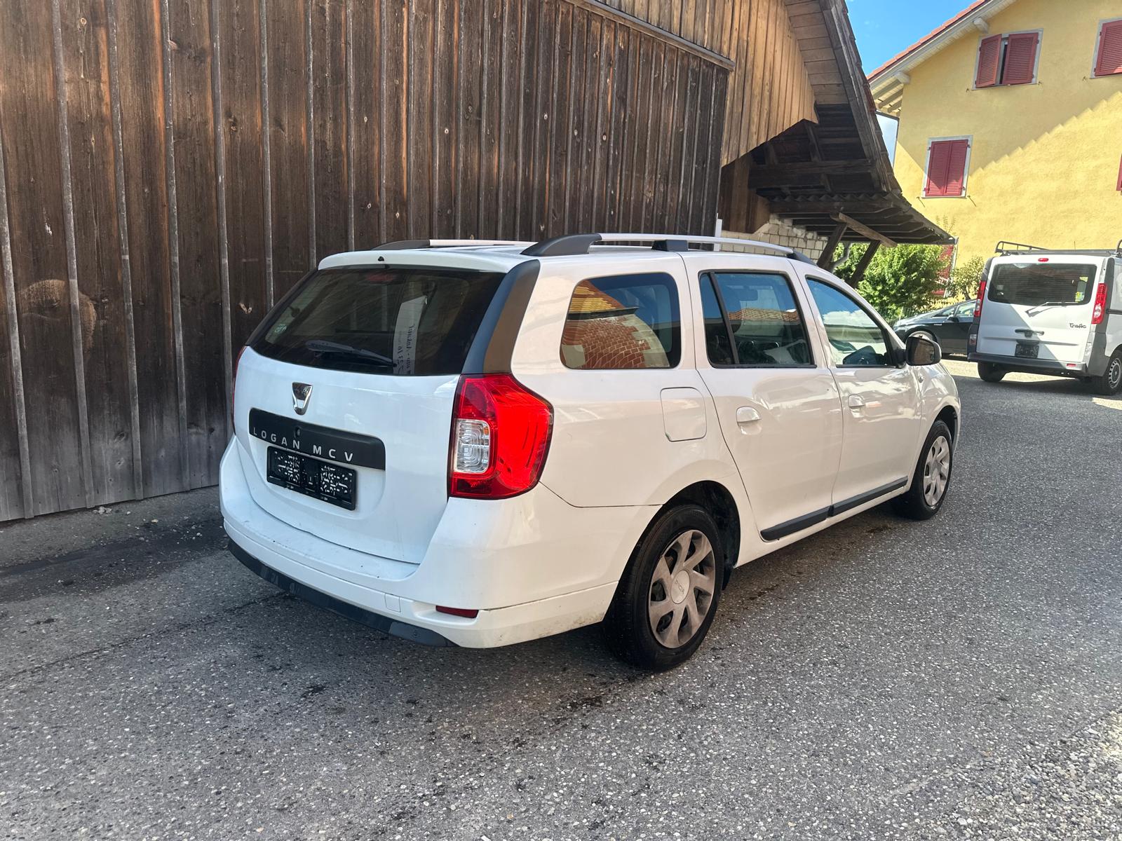 DACIA Logan MCV 0.9 Ambiance Automatic-image-2