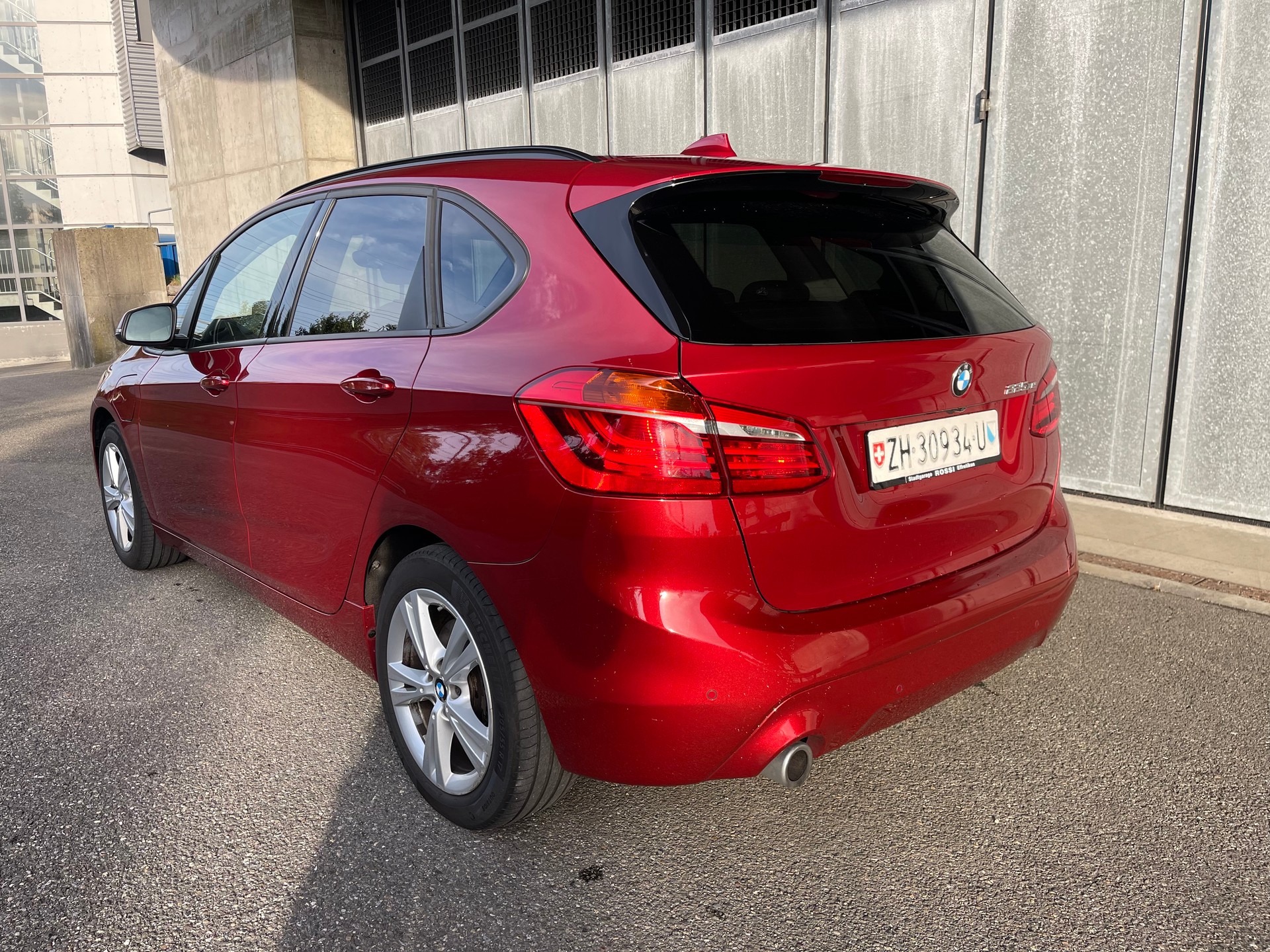 BMW 225xe Active Tourer-image-4