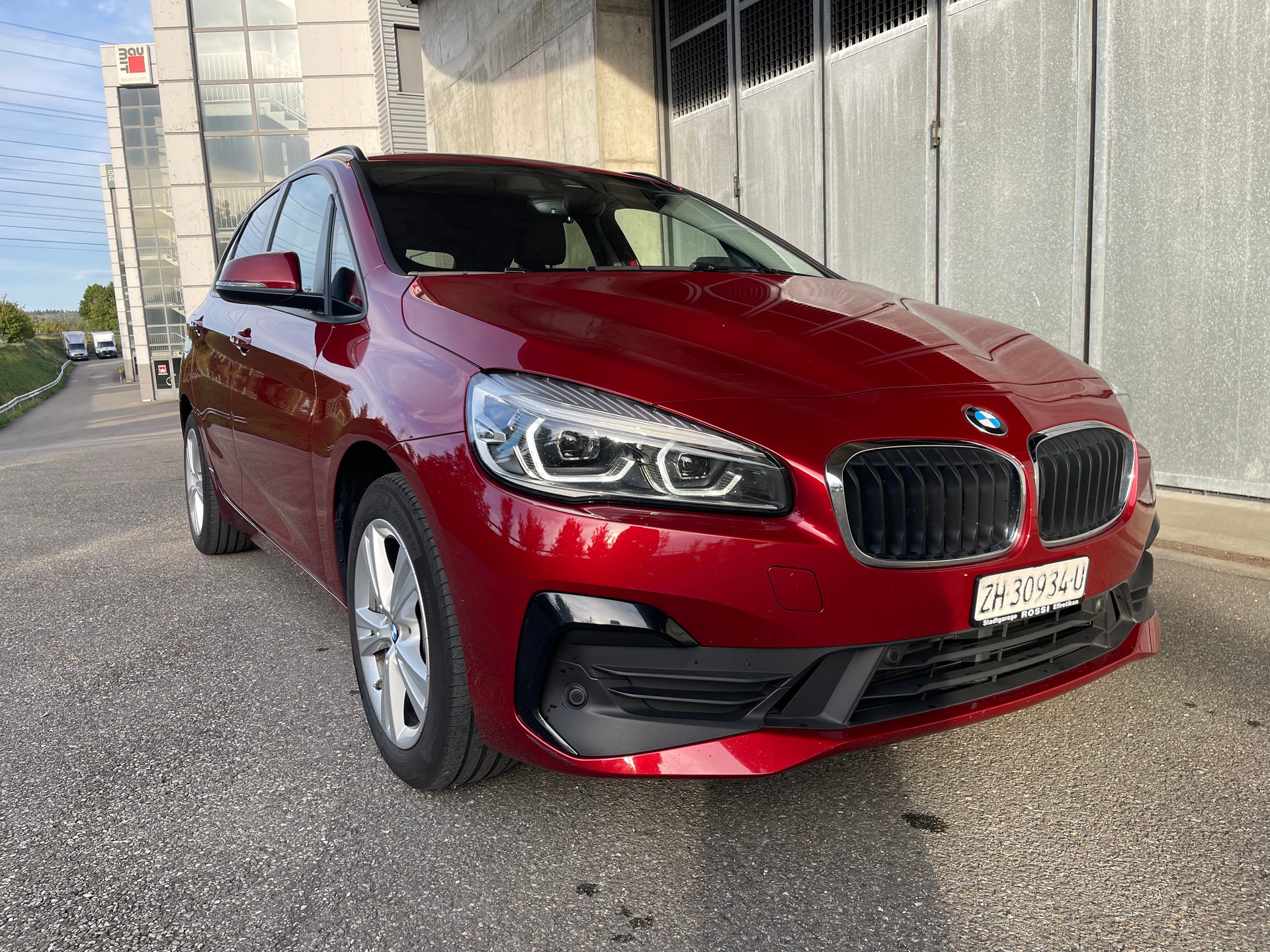 BMW 225xe Active Tourer-image-0