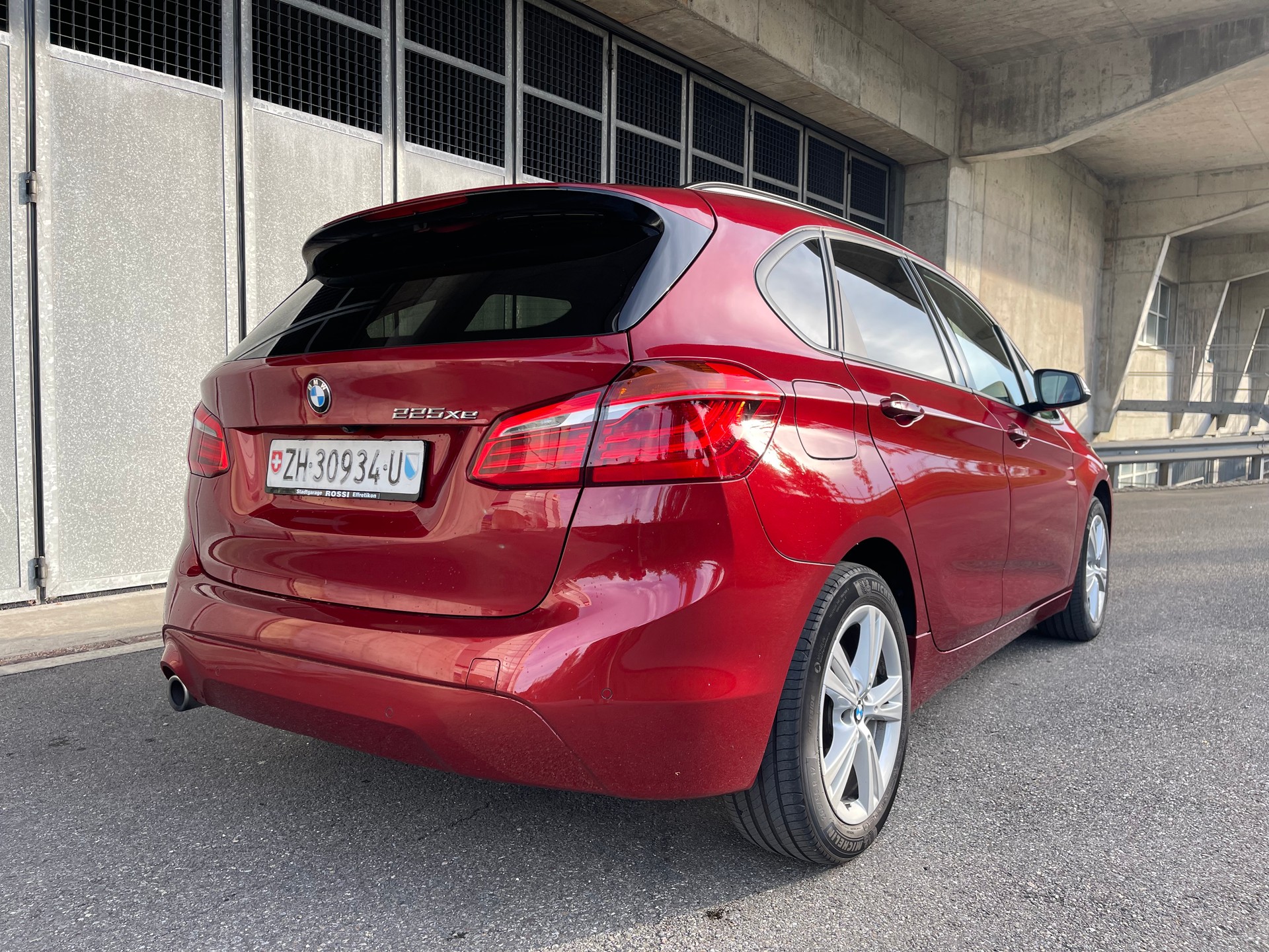 BMW 225xe Active Tourer-image-3