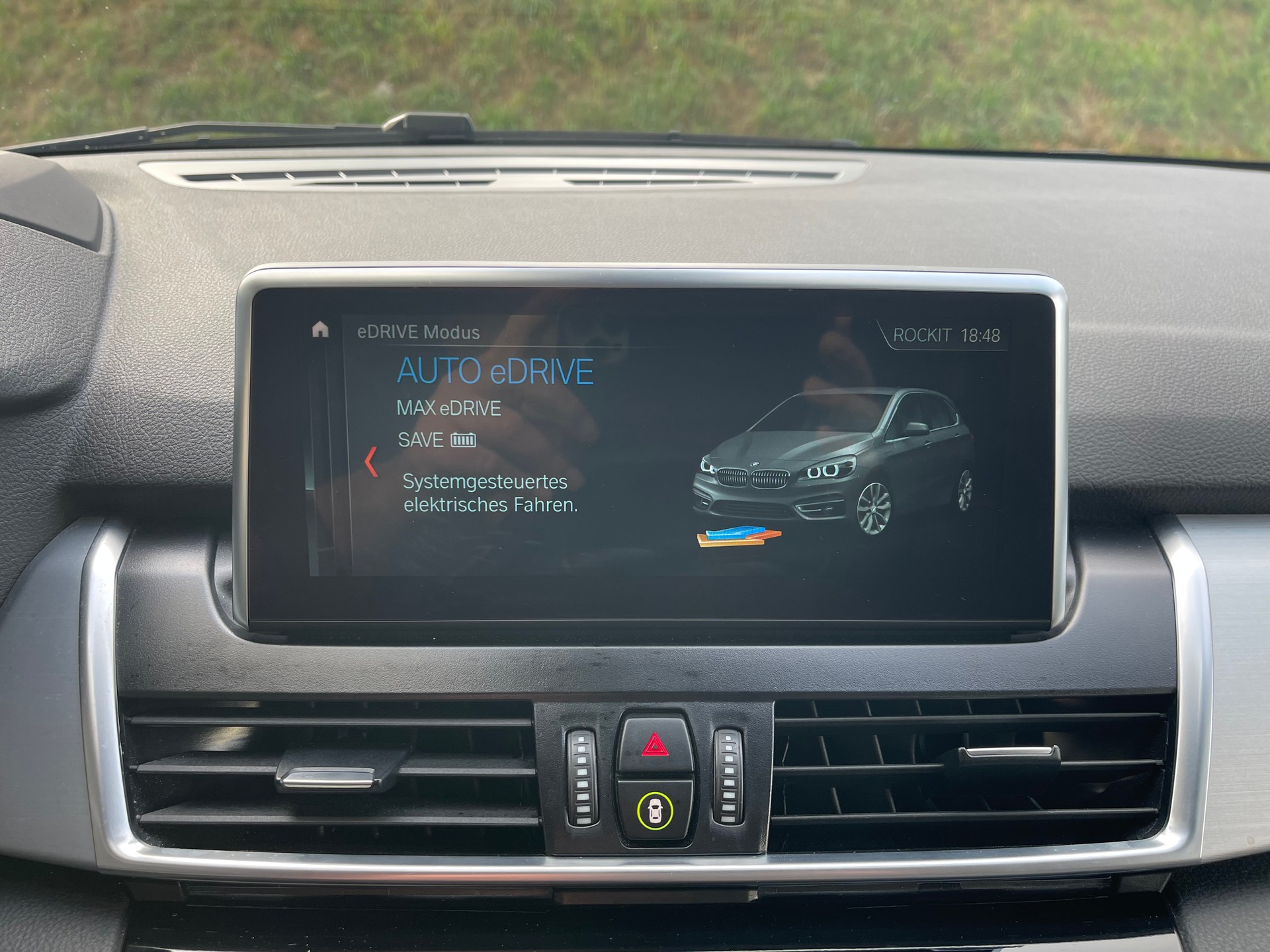 BMW 225xe Active Tourer-image-9