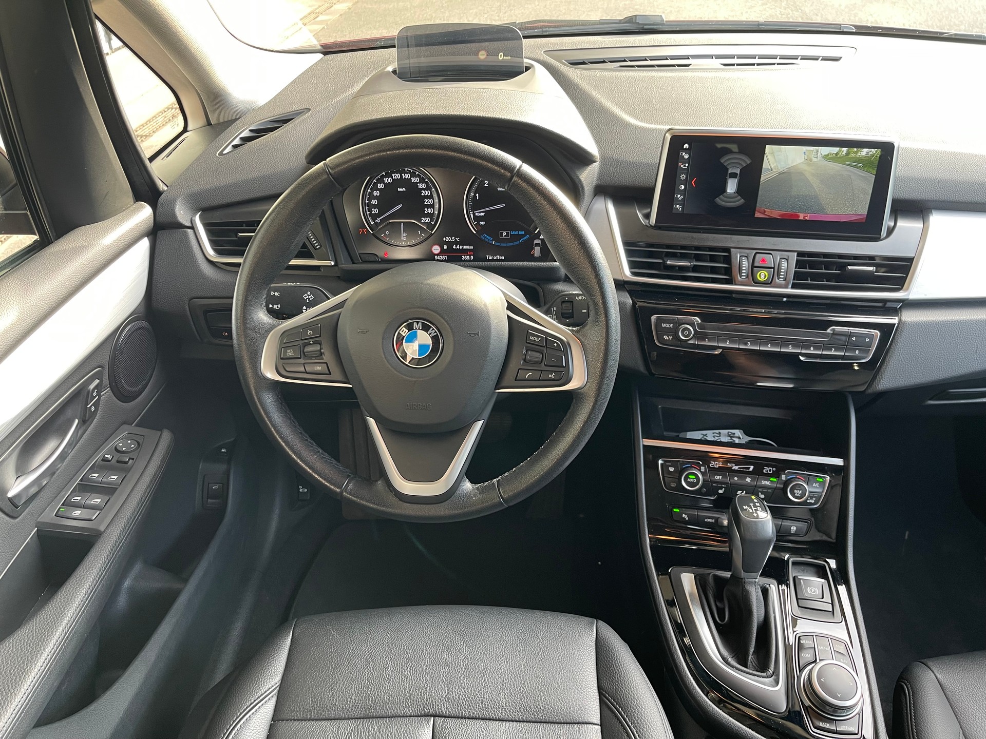 BMW 225xe Active Tourer-image-8