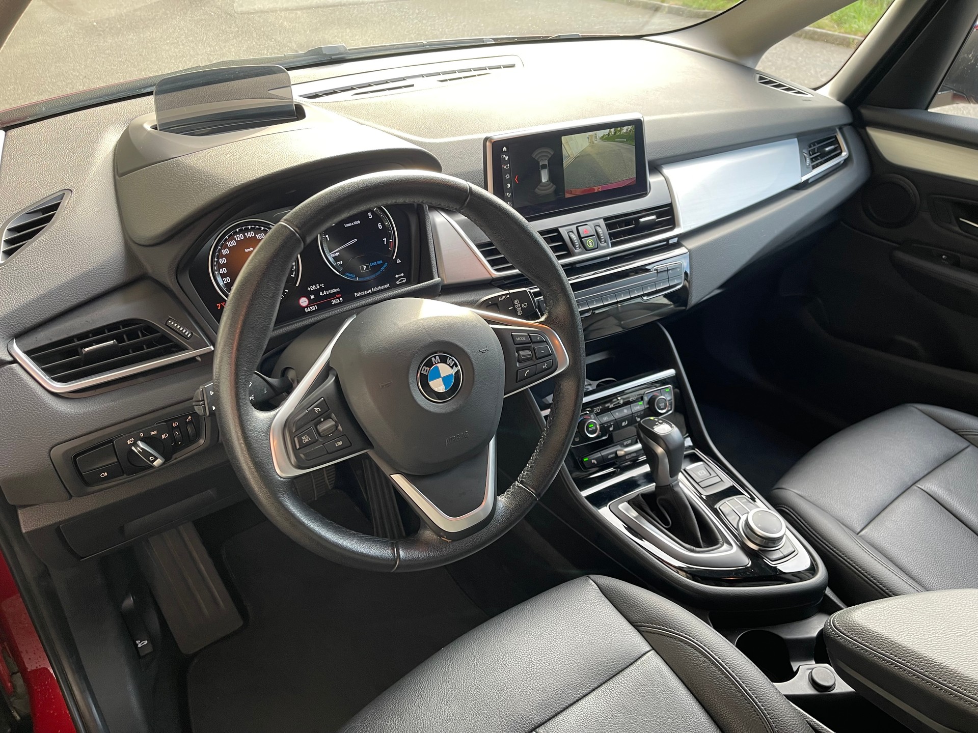 BMW 225xe Active Tourer-image-14