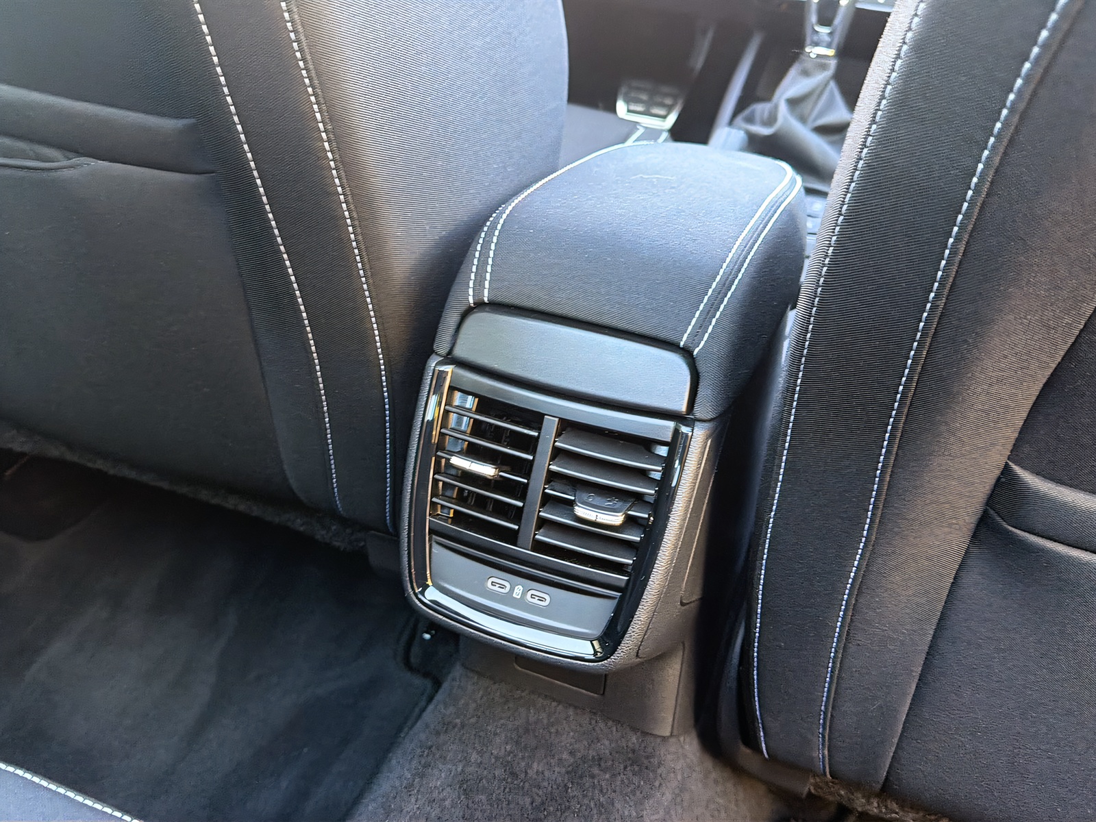 SKODA Kamiq 1.5 TSI Monte Carlo DSG-image-17