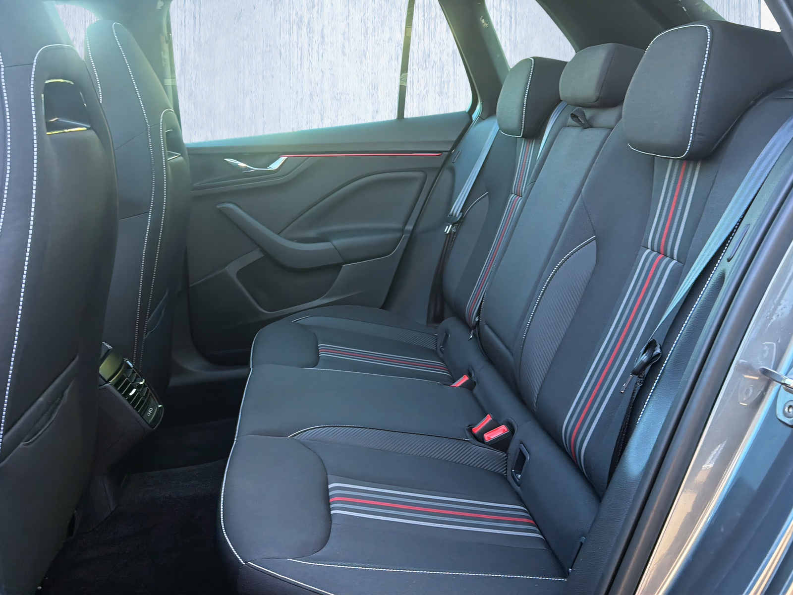 SKODA Kamiq 1.5 TSI Monte Carlo DSG-image-16