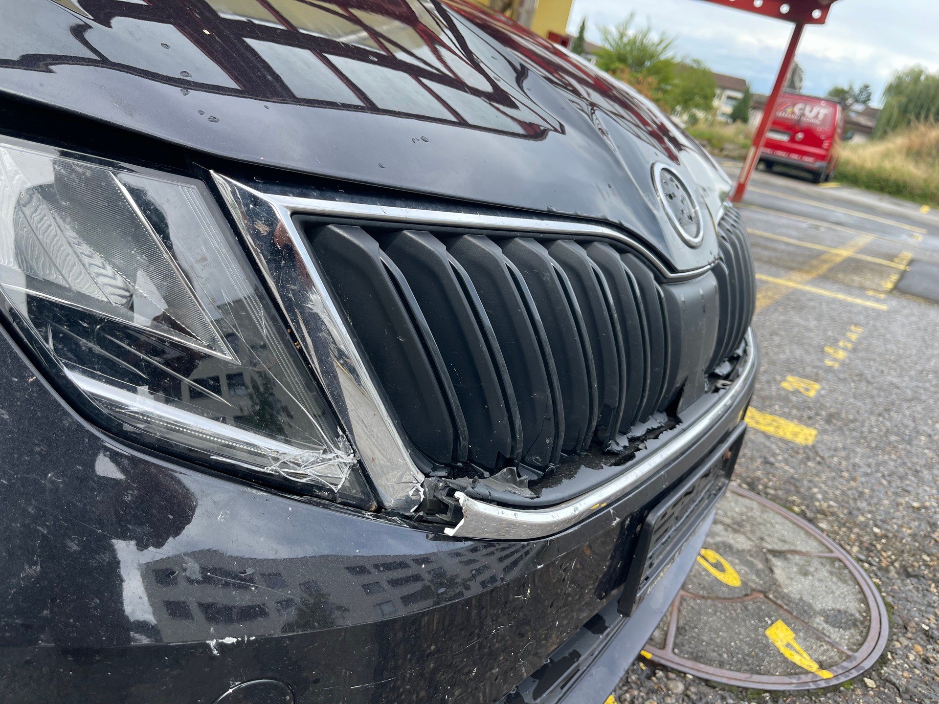 SKODA Octavia Combi 1.6 TDI Active DSG-image-8