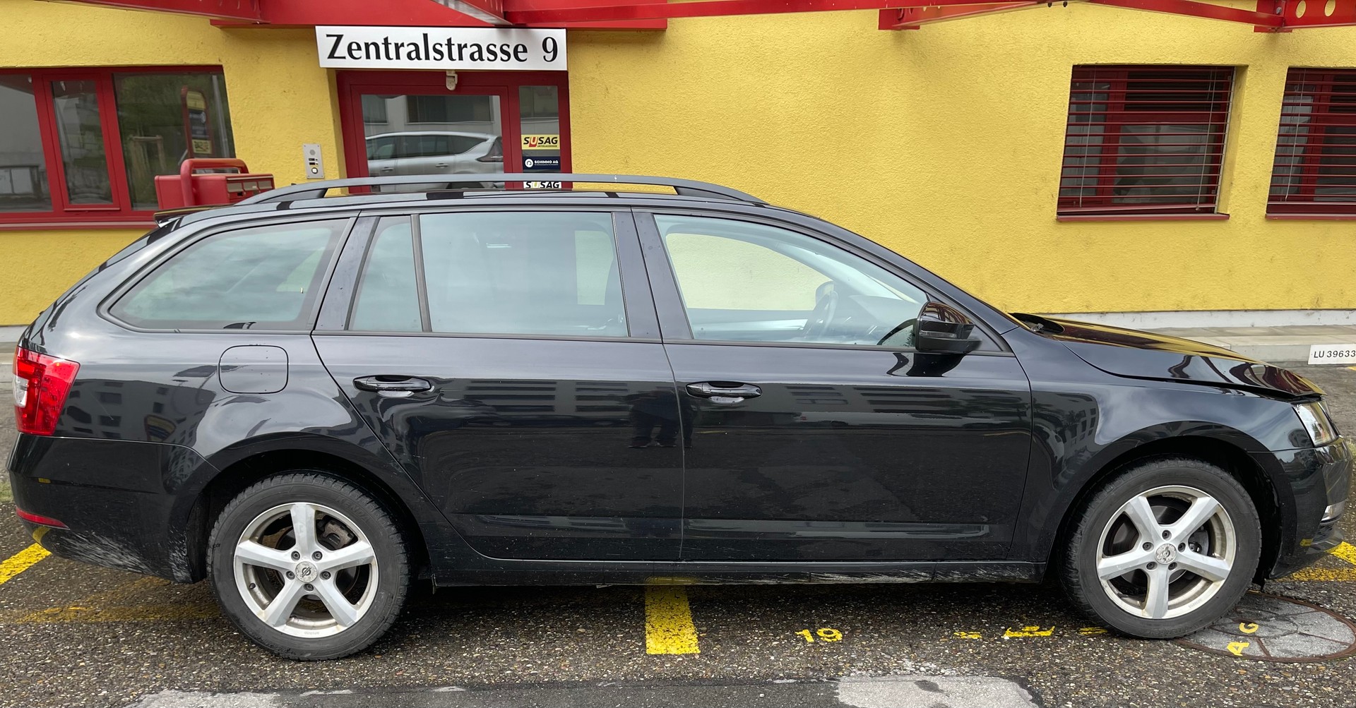 SKODA Octavia Combi 1.6 TDI Active DSG-image-3