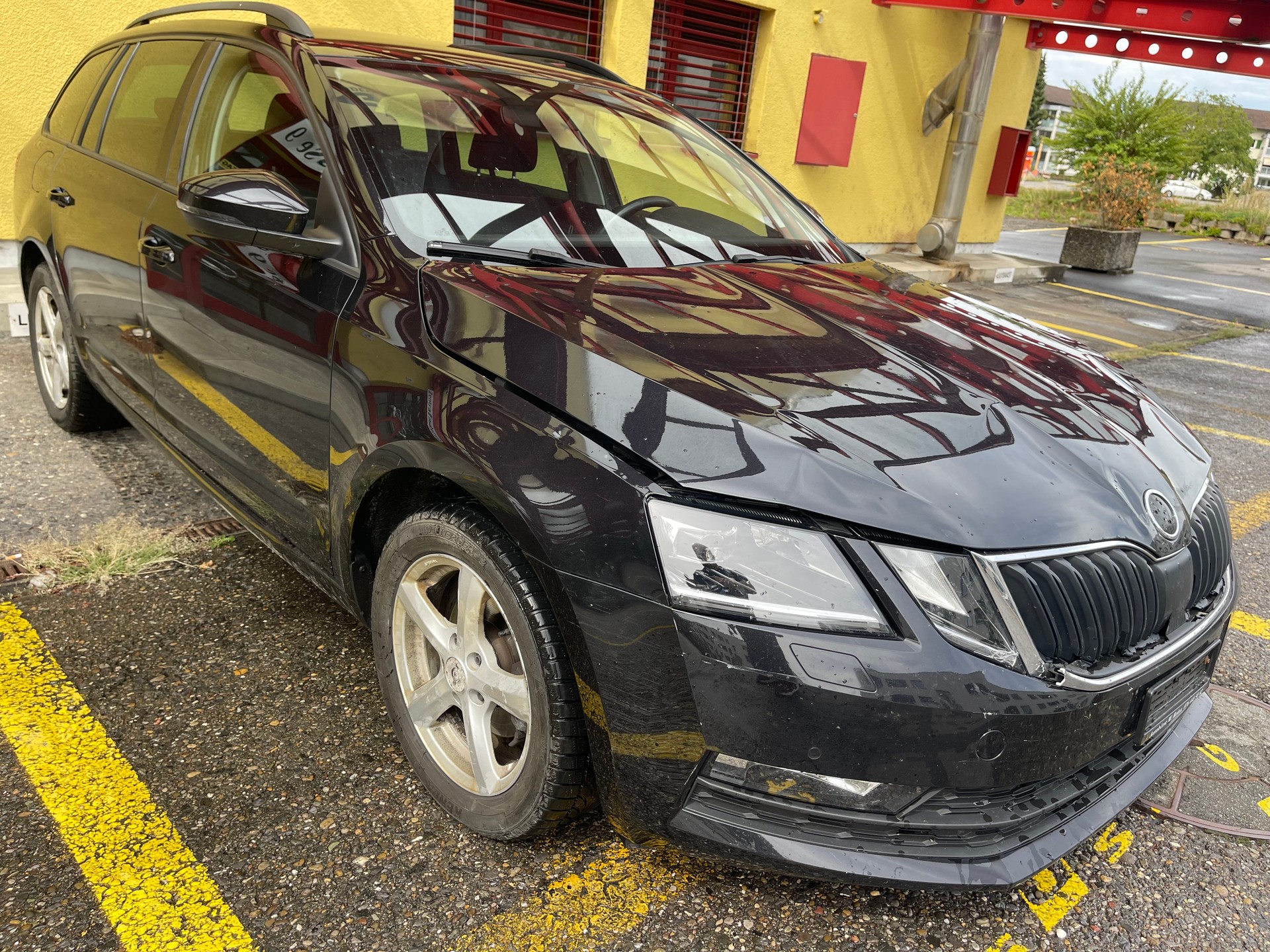 SKODA Octavia Combi 1.6 TDI Active DSG-image-6