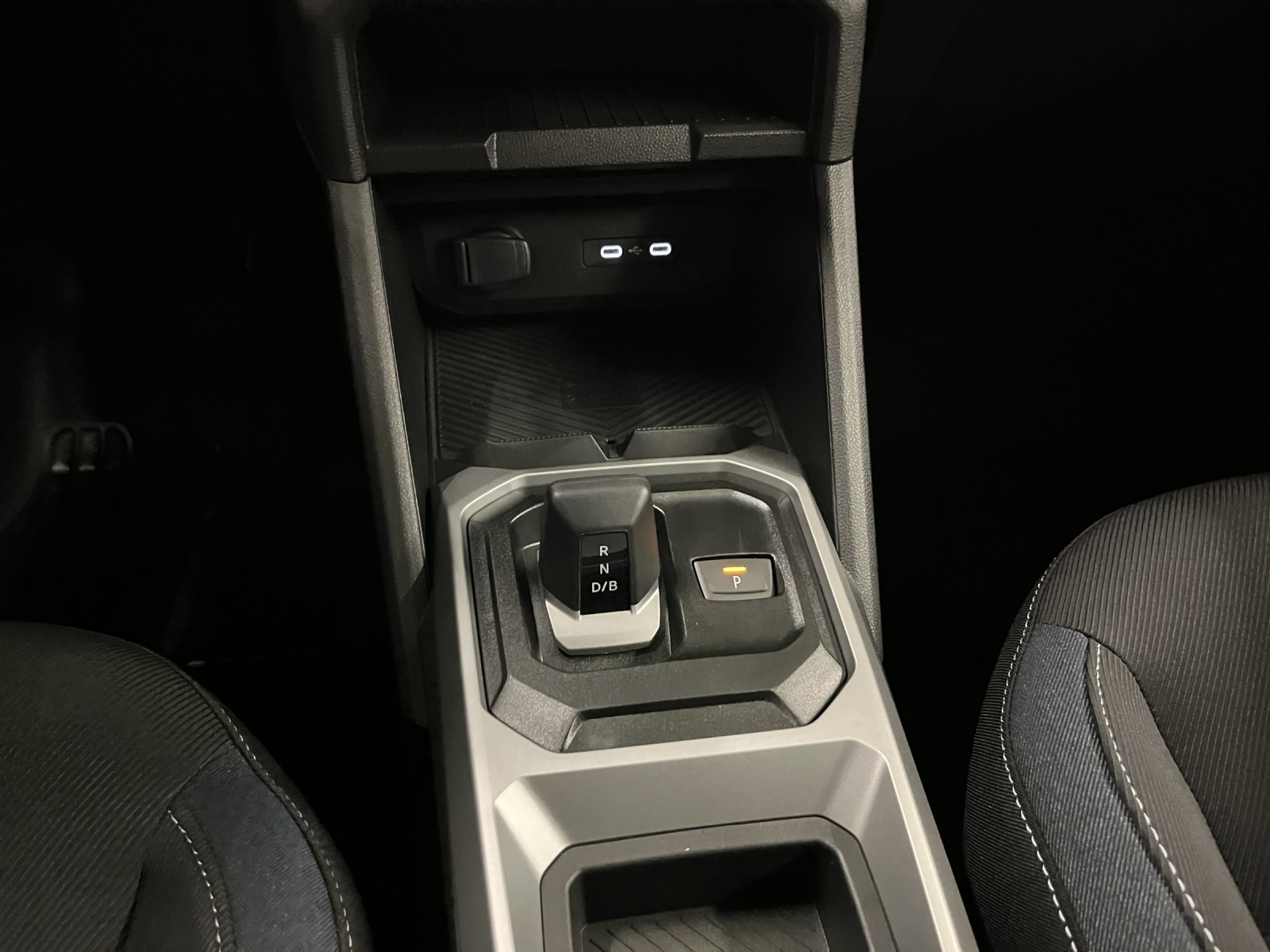 DACIA Duster 1.6 Hybrid Journey-image-11