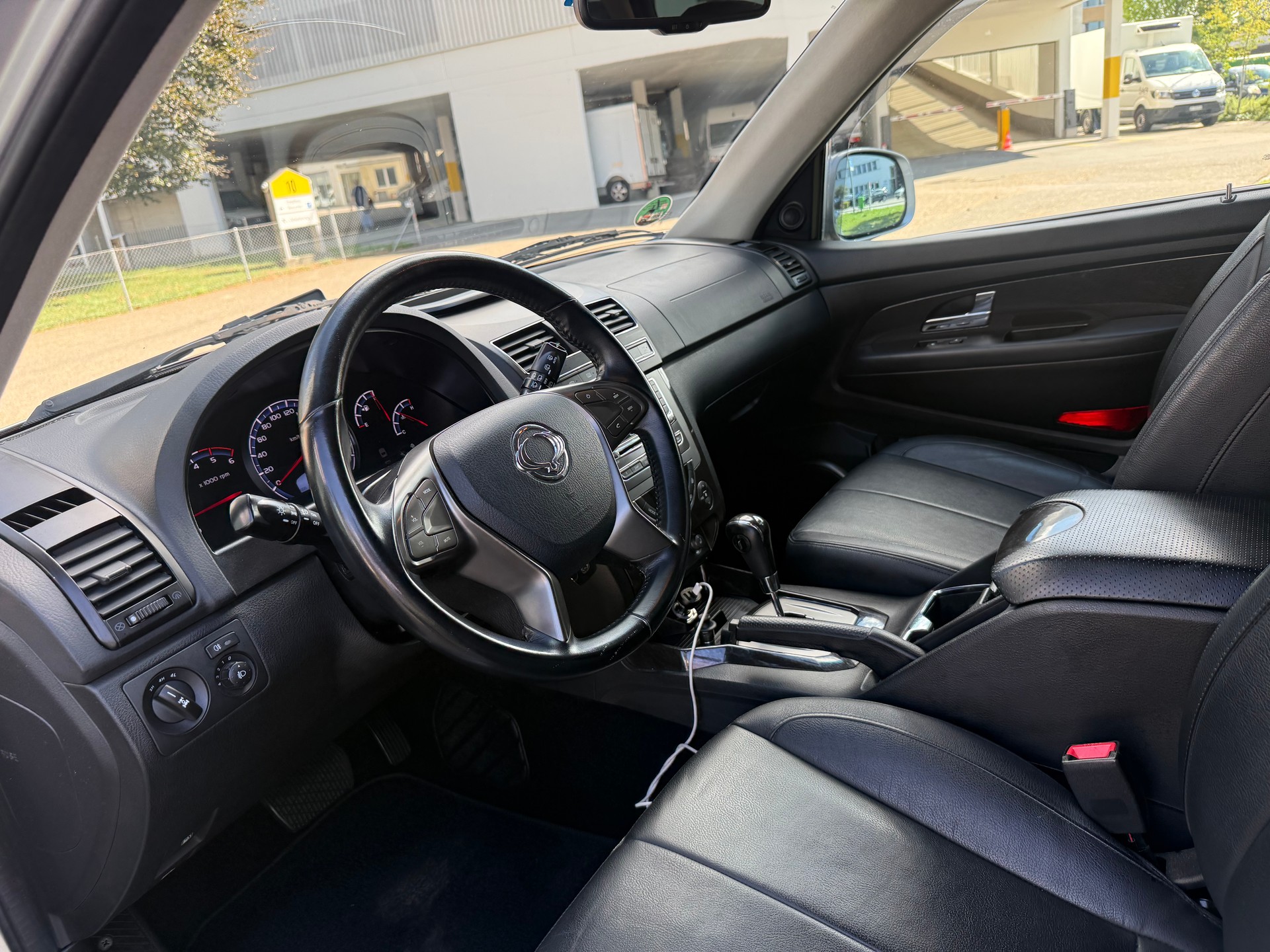 KGM-SsangYong Rexton RX200 e-XDi Quartz 4WD Automatic-image-6