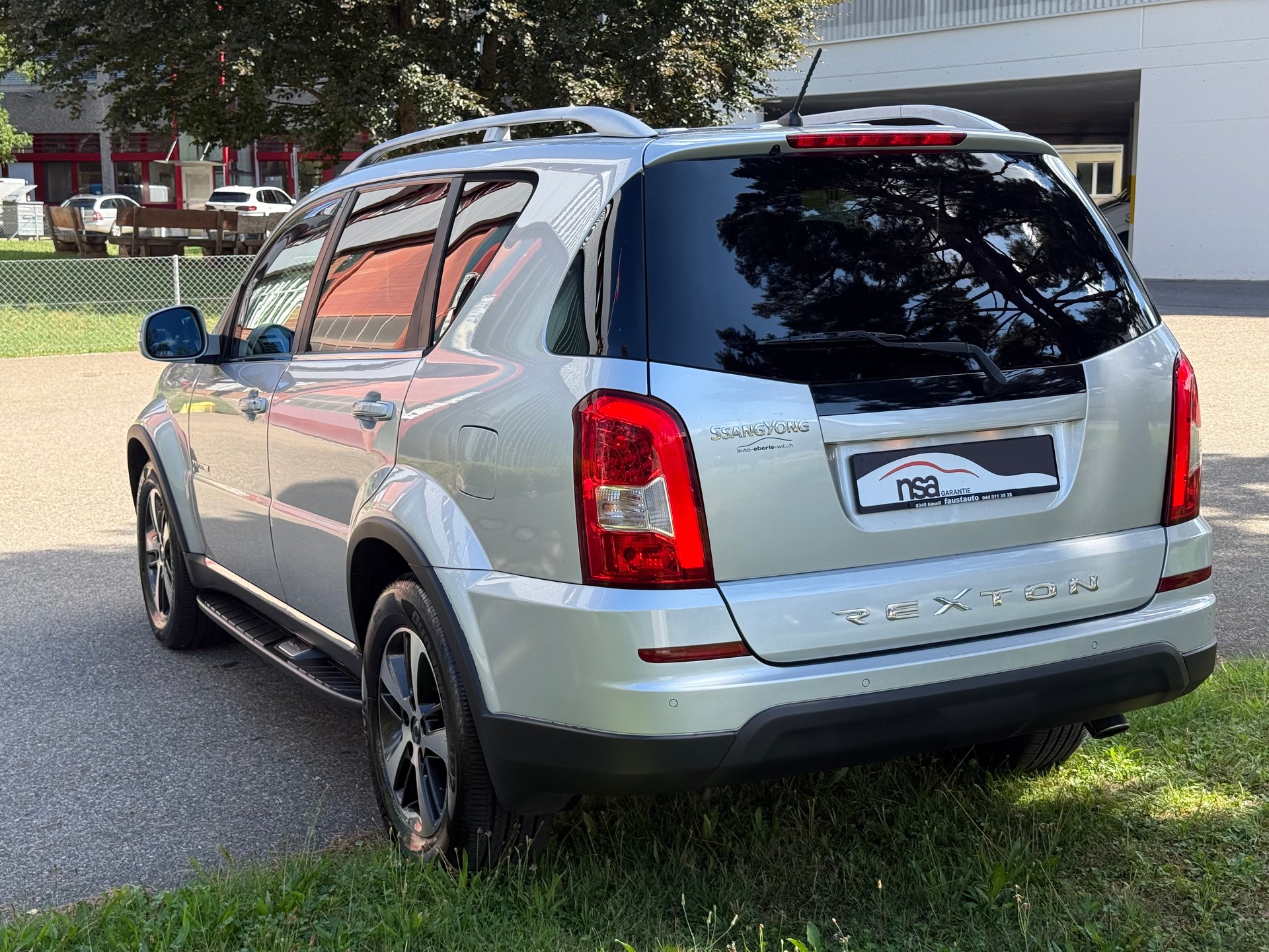 KGM-SsangYong Rexton RX200 e-XDi Quartz 4WD Automatic-image-3