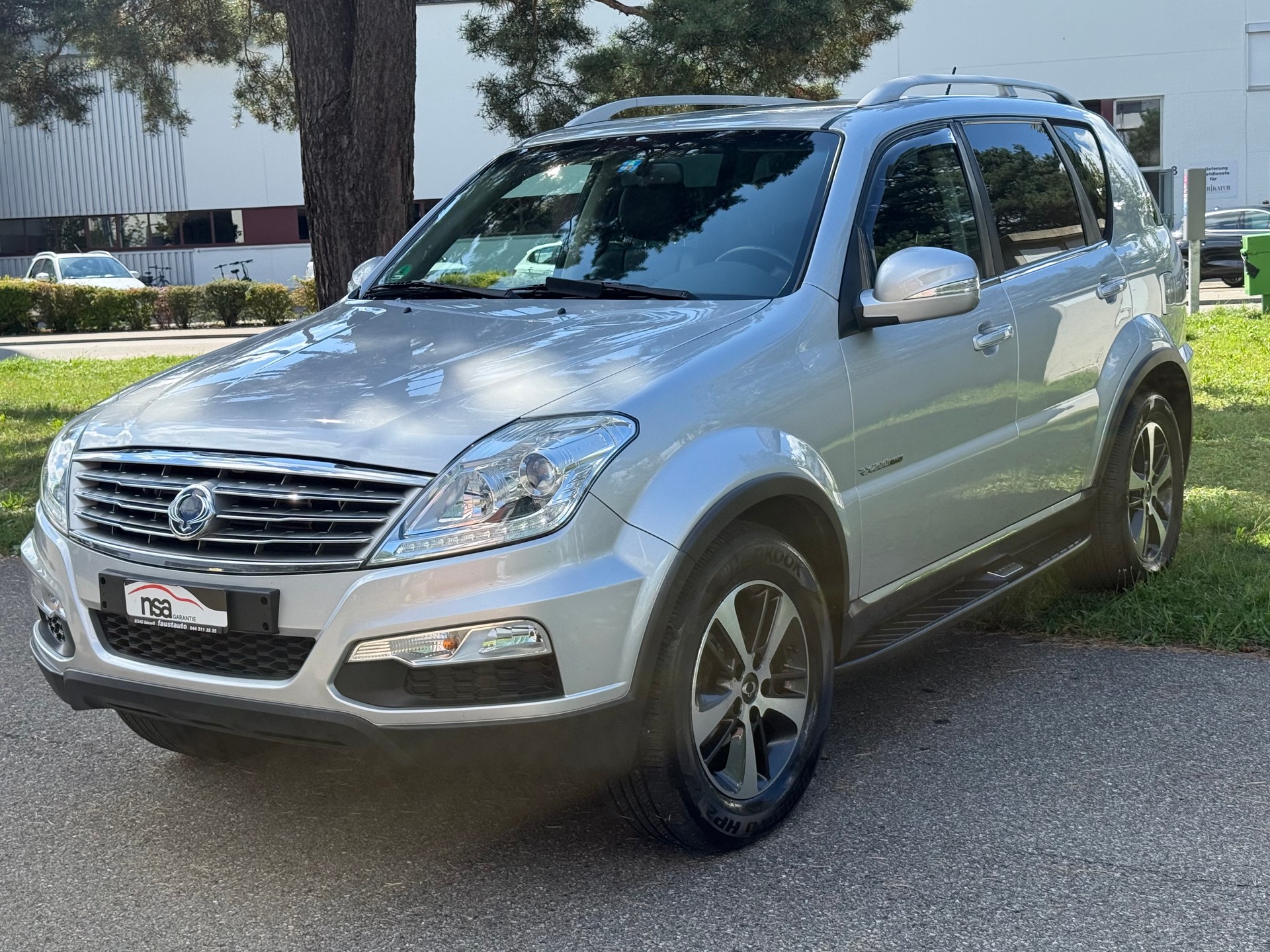 KGM-SsangYong Rexton RX200 e-XDi Quartz 4WD Automatic-image-2