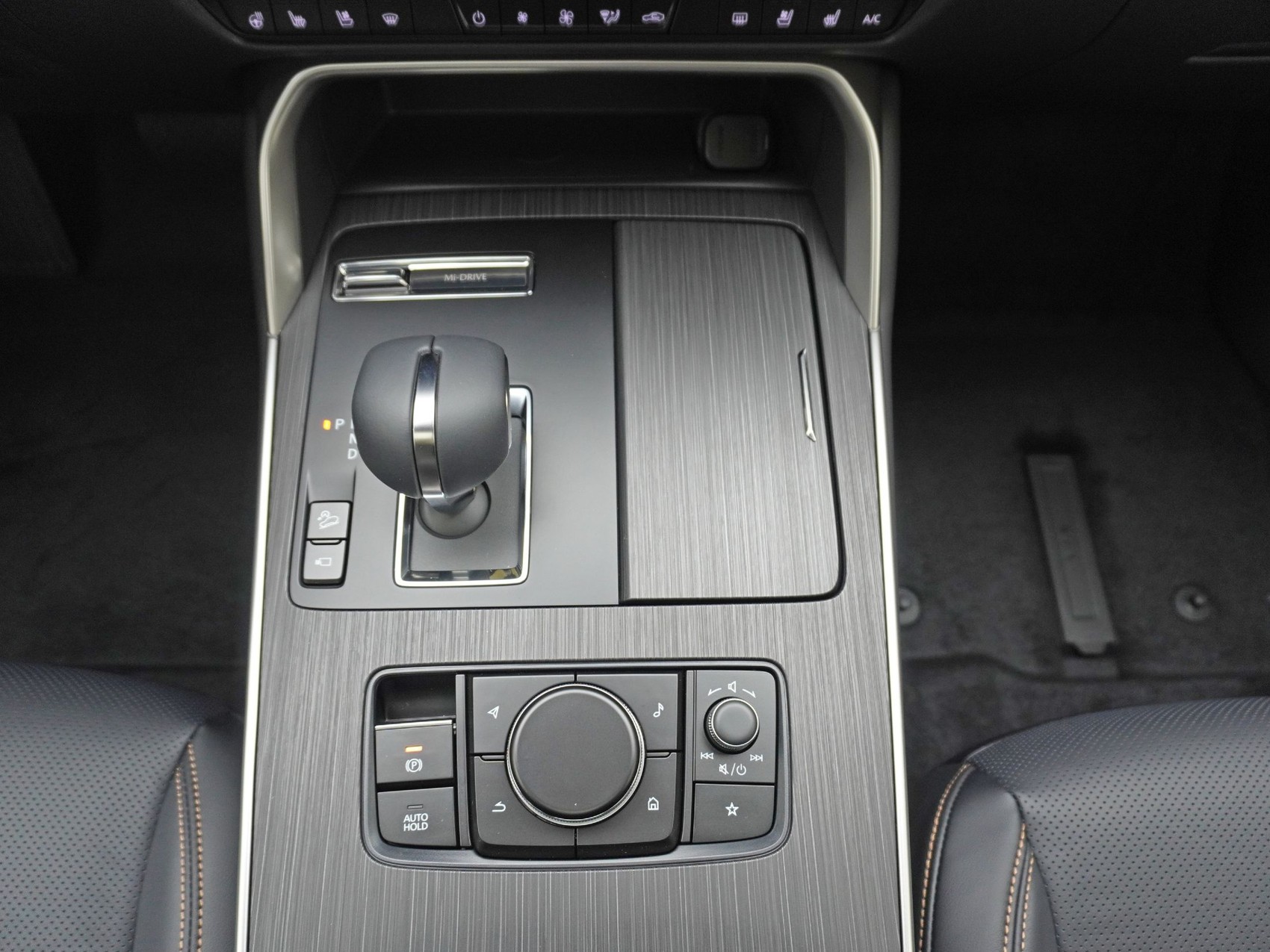 MAZDA CX-60 3.3 D Homura Plus-image-18