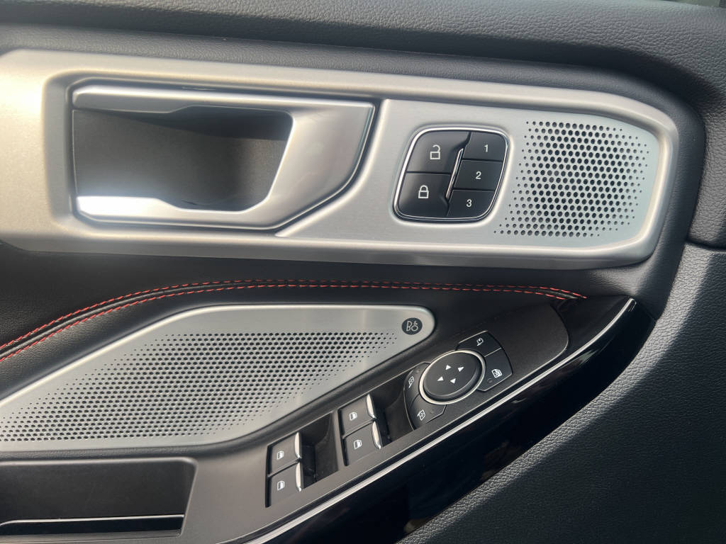 FORD Explorer 3.0 V6 Plug-in Hybrid ST-Line-image-12