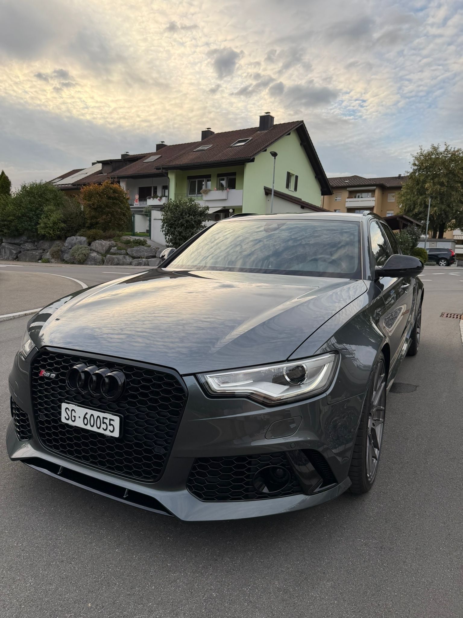 AUDI RS6 4.0 V8 TFSI quattro T-Tronic-image-1