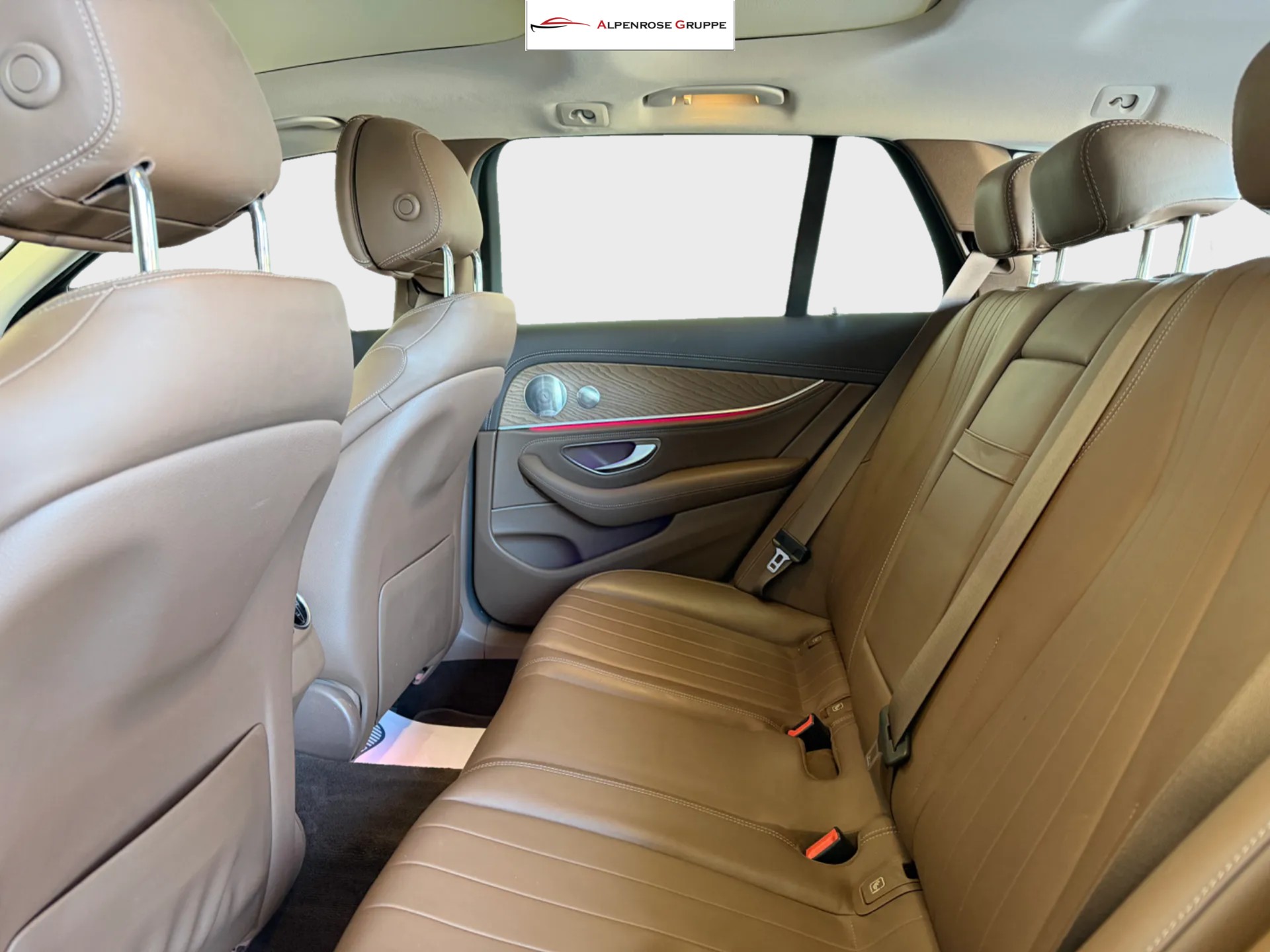 MERCEDES-BENZ E 220 d Exclusive 4Matic 9G-Tronic-image-13