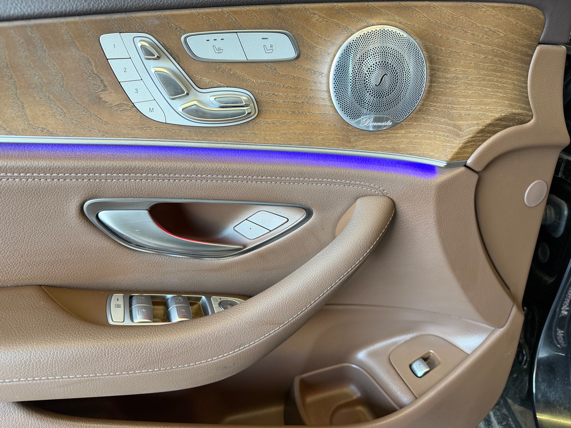 MERCEDES-BENZ E 220 d Exclusive 4Matic 9G-Tronic-image-7
