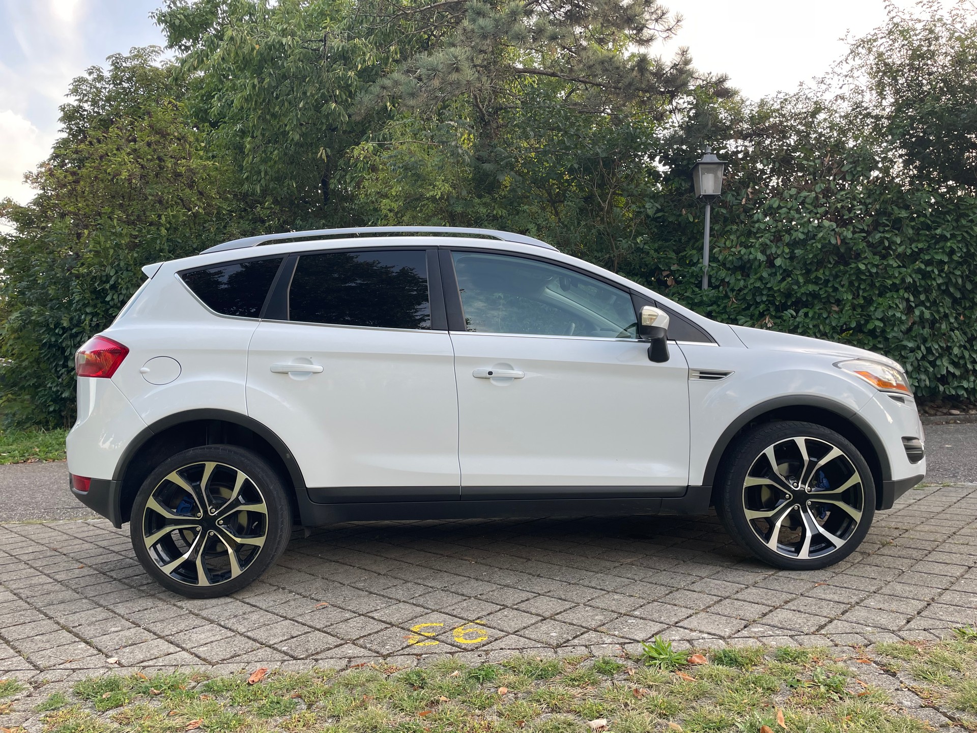 FORD Kuga 2.5 Turbo Carving 4WD Automatic-image-5