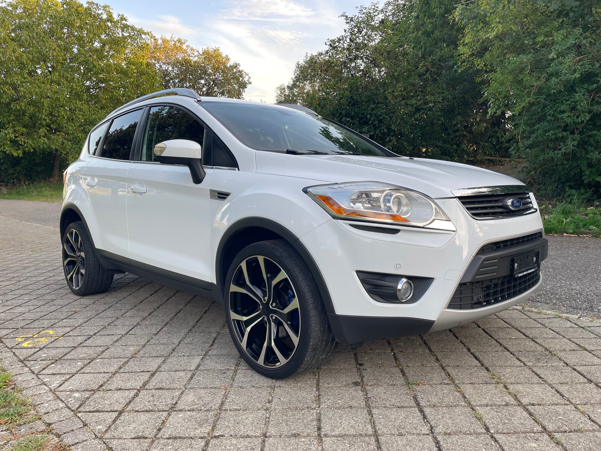 FORD Kuga 2.5 Turbo Carving 4WD Automatic-image-6