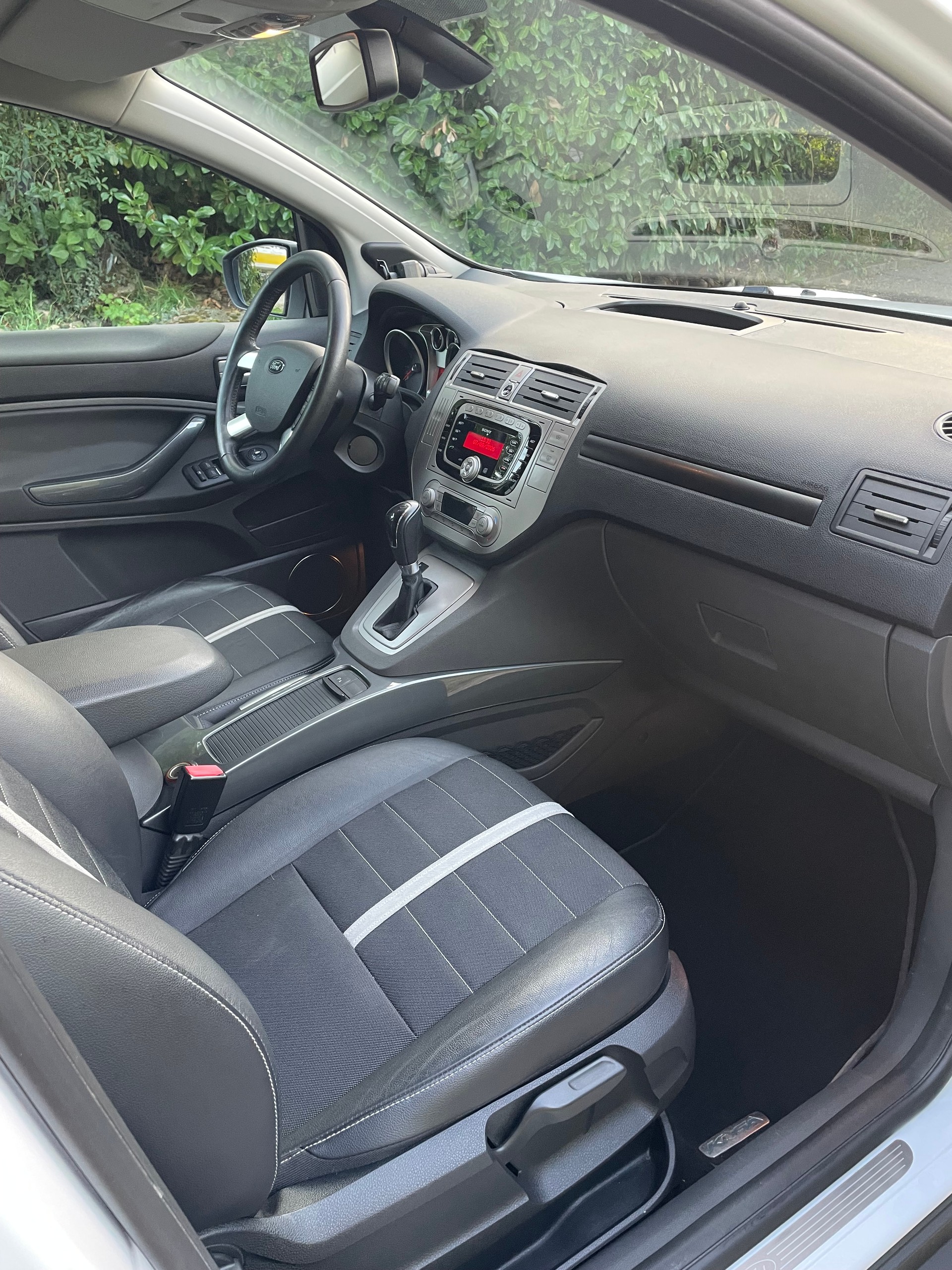 FORD Kuga 2.5 Turbo Carving 4WD Automatic-image-9
