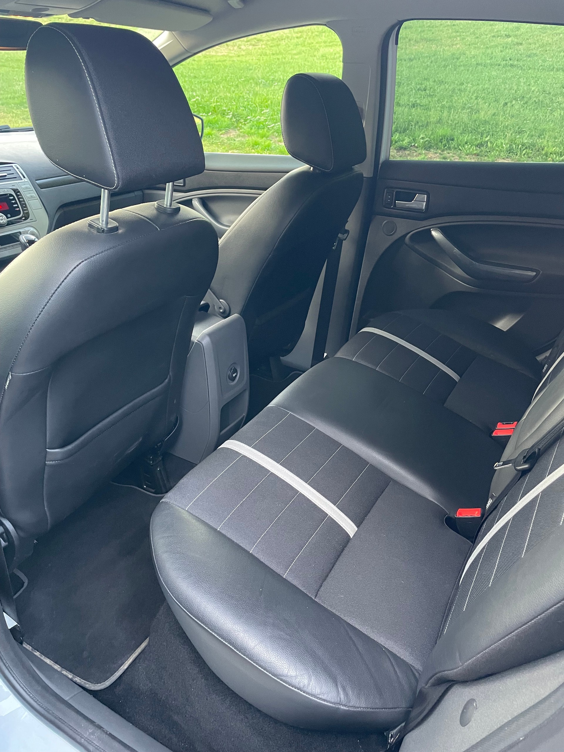 FORD Kuga 2.5 Turbo Carving 4WD Automatic-image-10