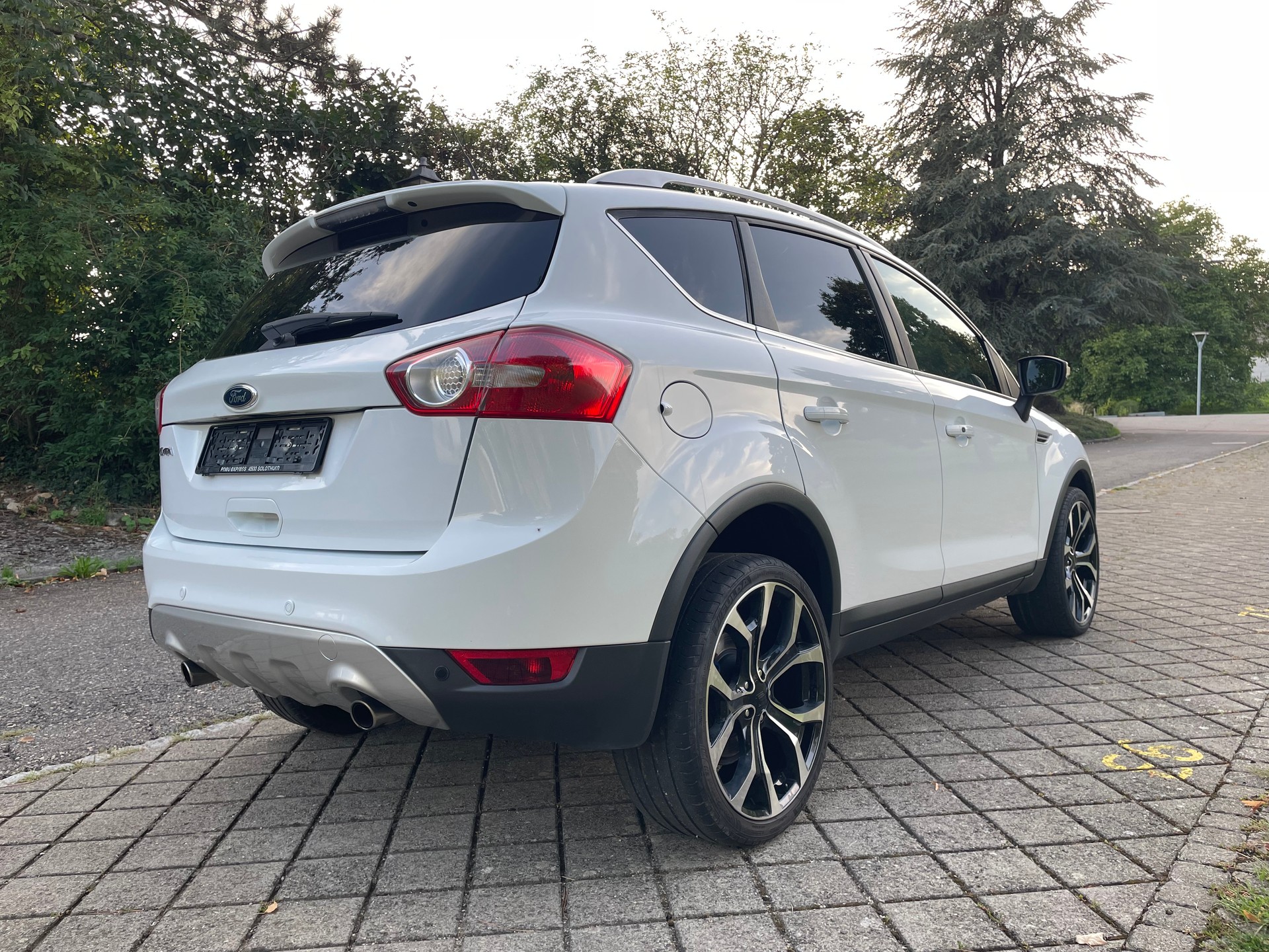 FORD Kuga 2.5 Turbo Carving 4WD Automatic-image-4
