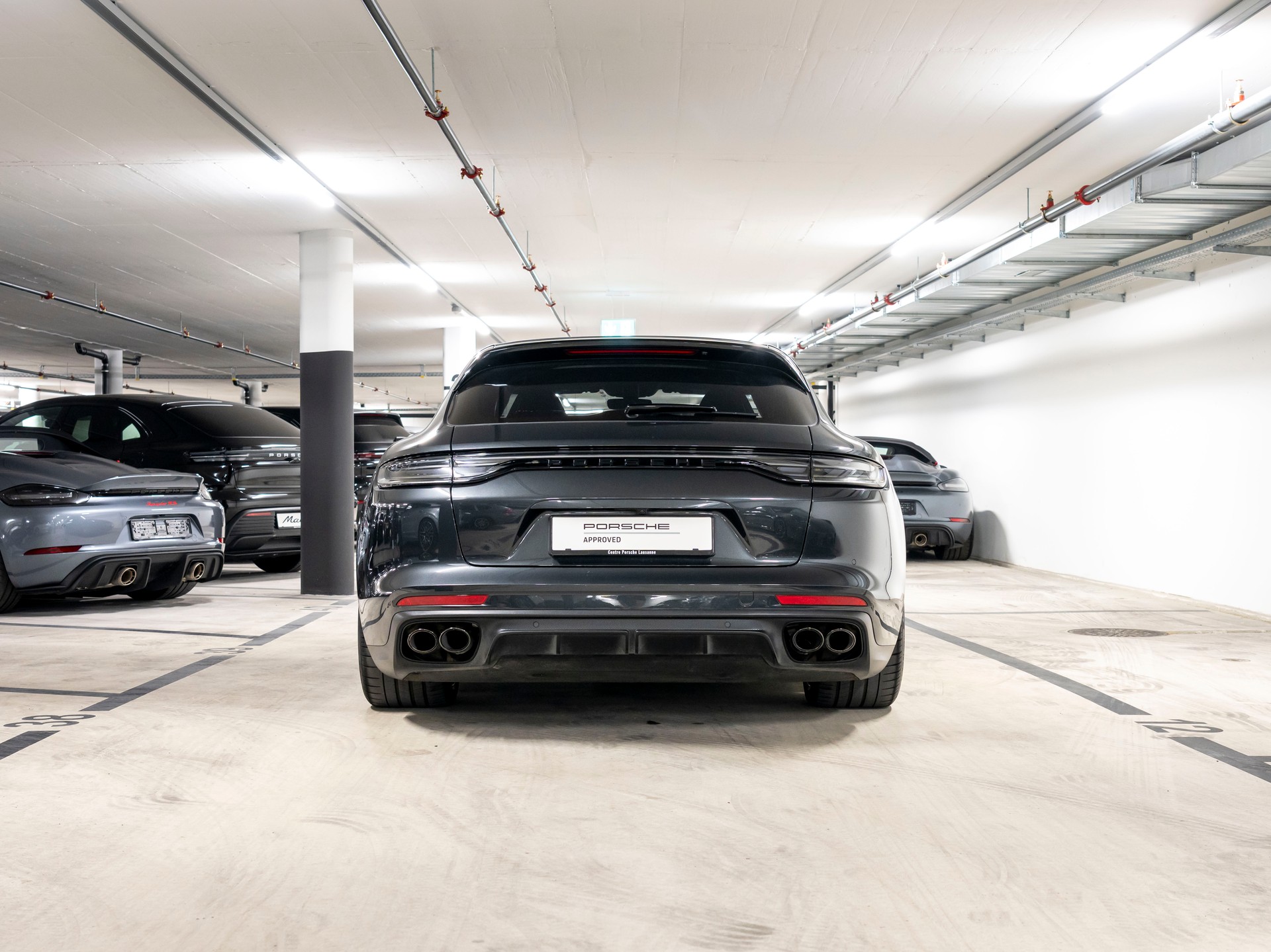 PORSCHE Panamera 4S E-Hybrid Sport Turismo PDK-image-4